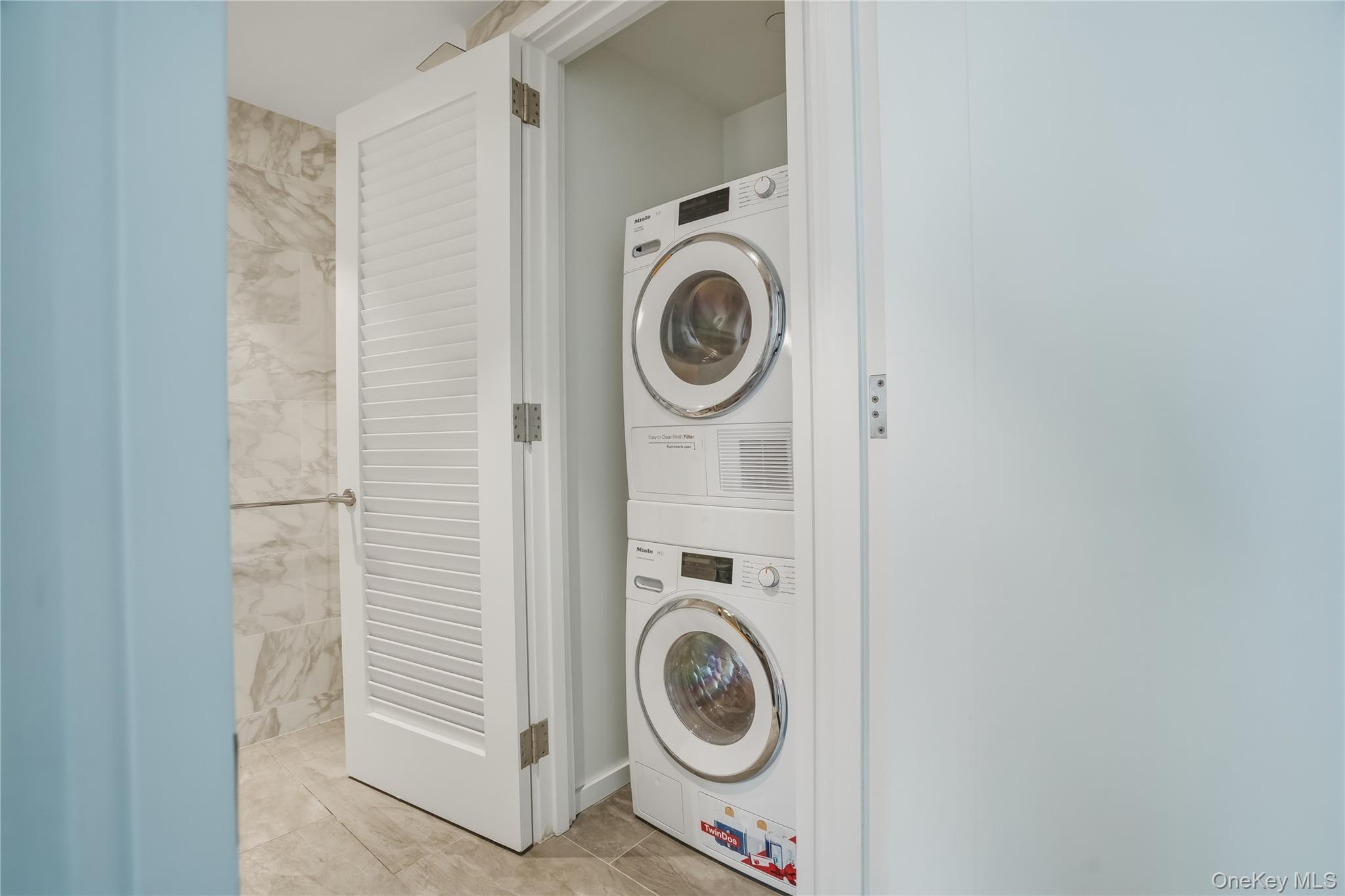 Condo 39th  Queens, NY 11354, MLS-980063-16