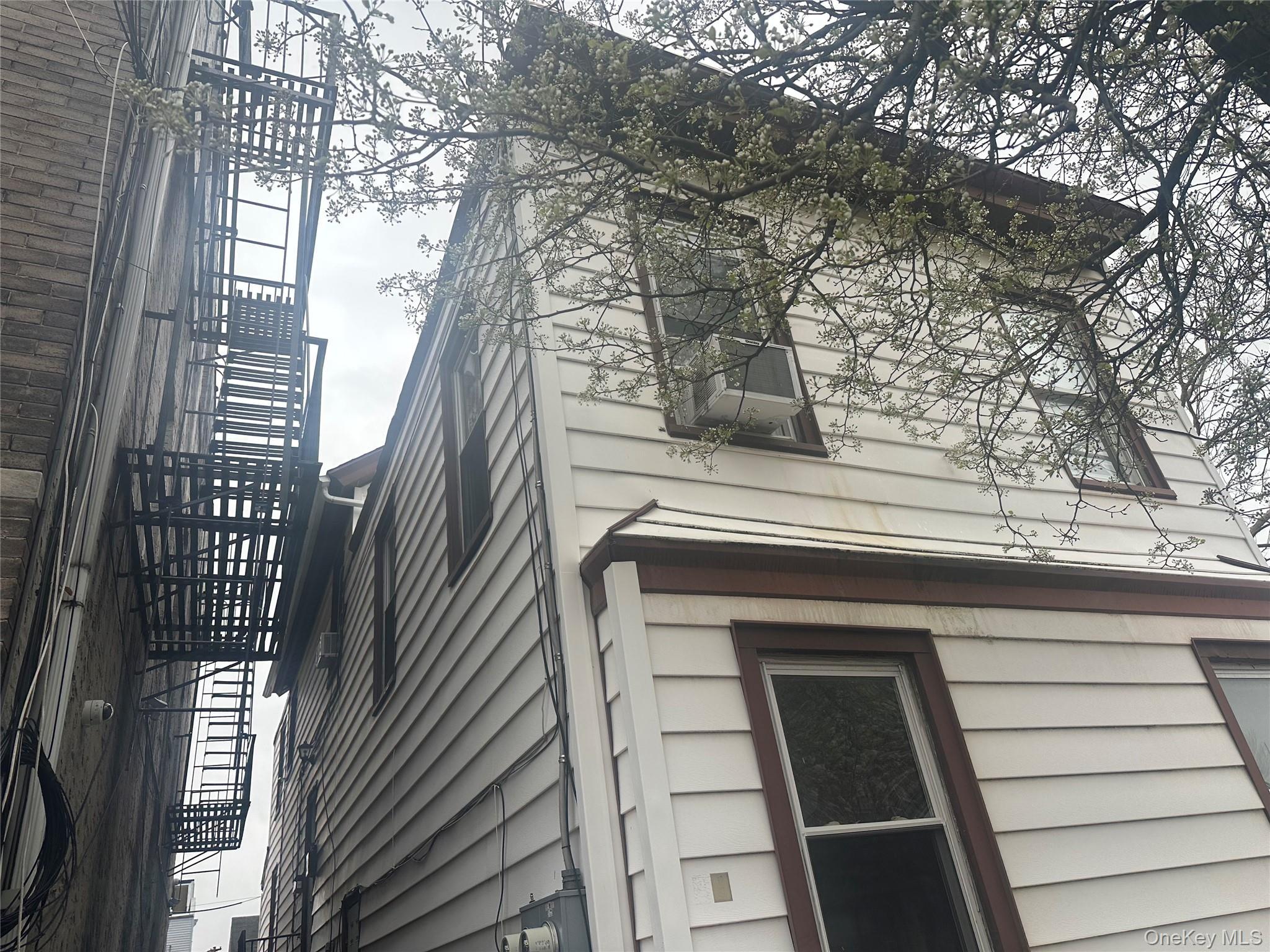 Single Family Drake  Westchester County, NY 10805, MLS-980069-4