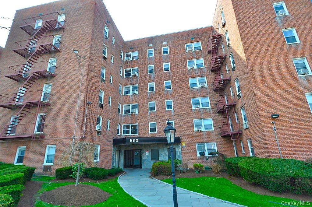 Coop Tuckahoe  Westchester County, NY 10710, MLS-980089-24