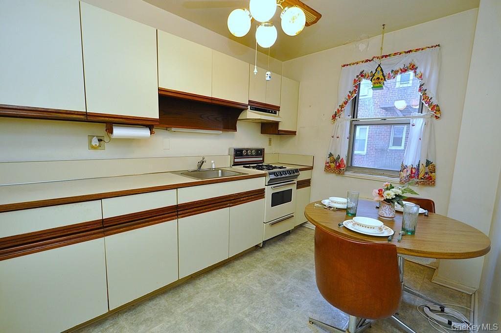 Coop Tuckahoe  Westchester County, NY 10710, MLS-980089-8