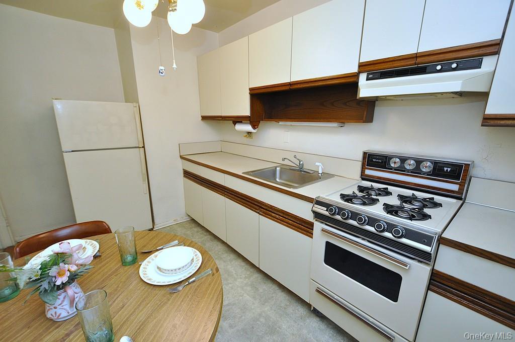 Coop Tuckahoe  Westchester County, NY 10710, MLS-980089-9