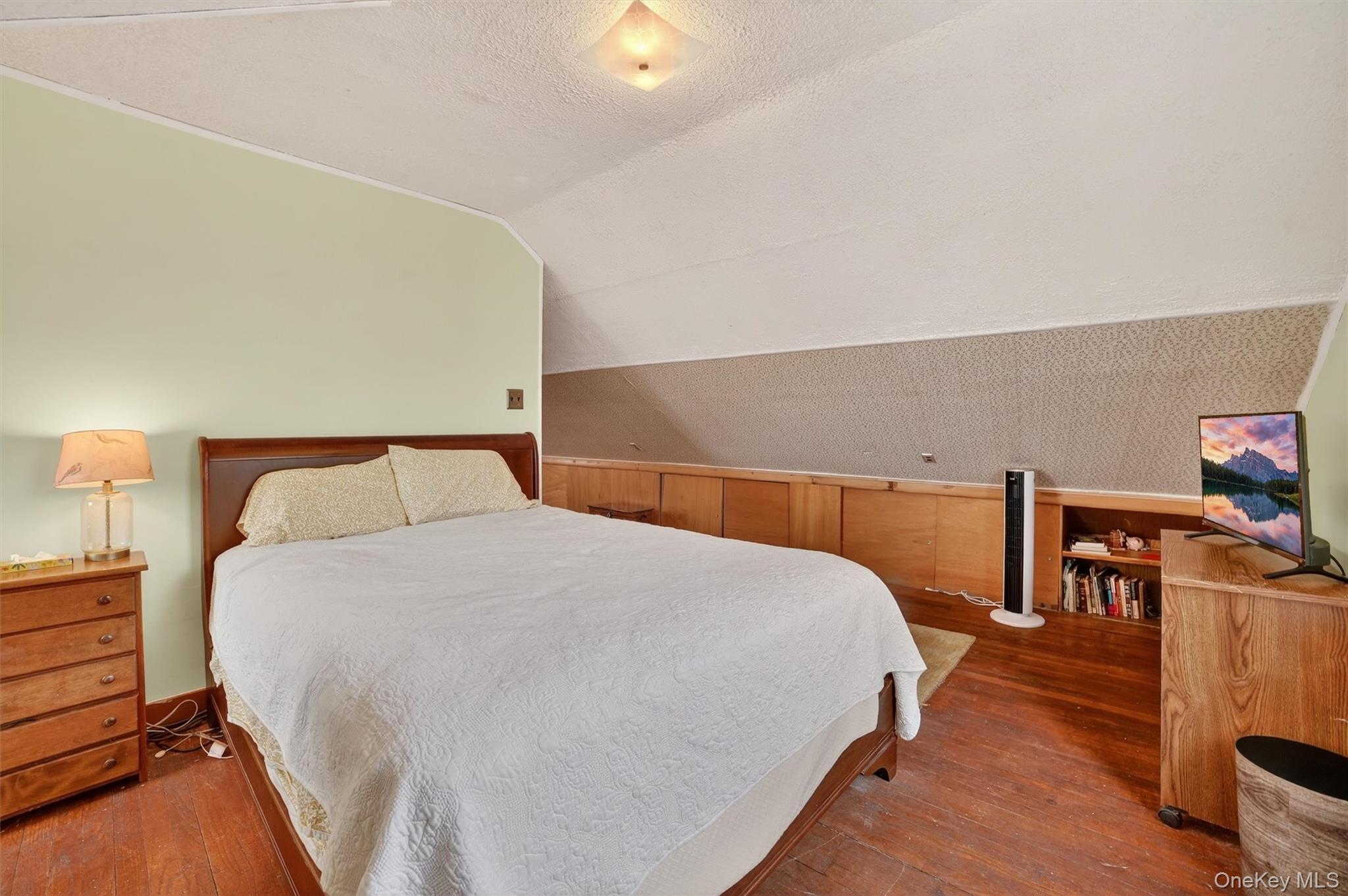 Single Family Hunter  Westchester County, NY 10704, MLS-980116-13