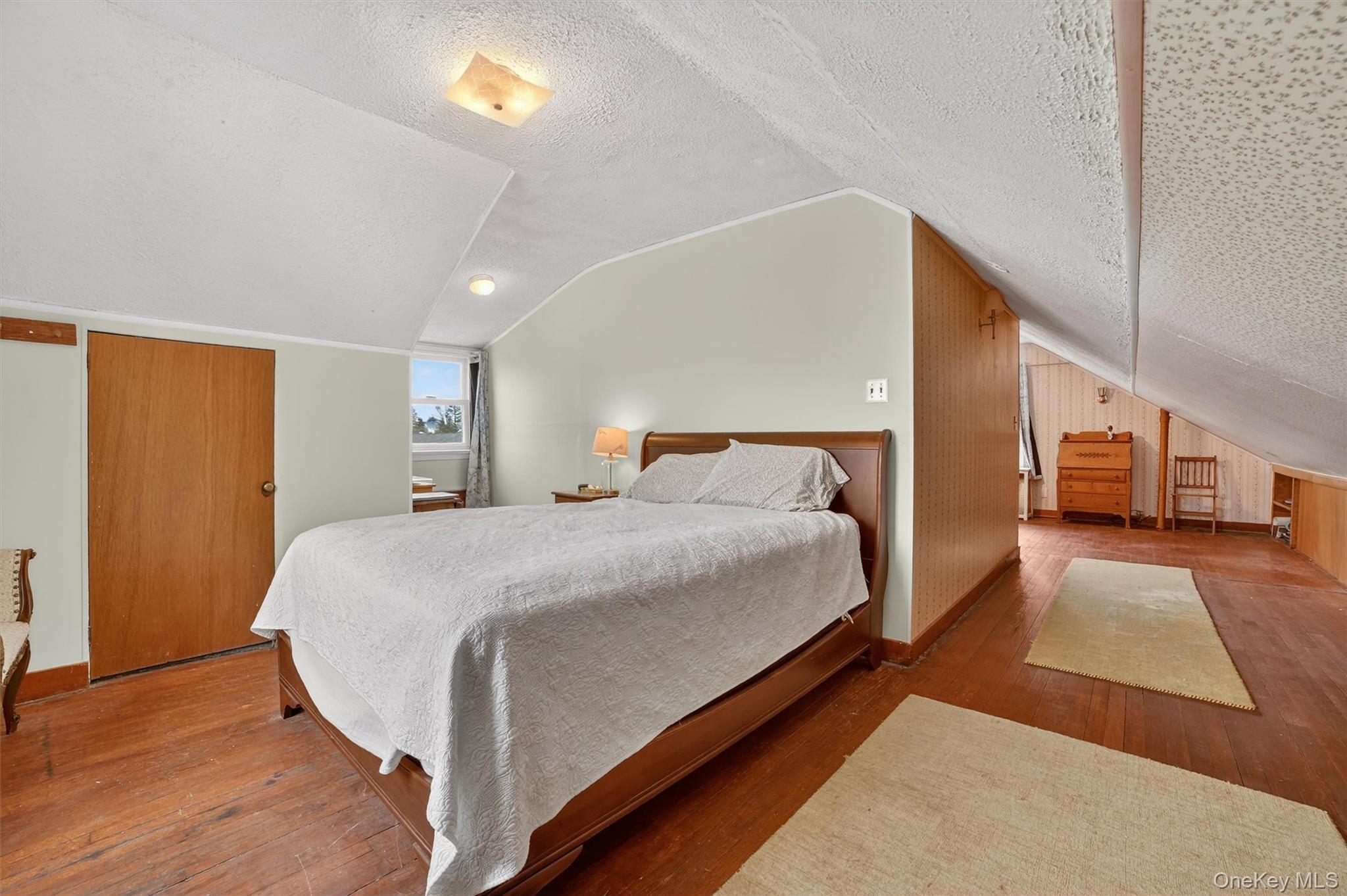 Single Family Hunter  Westchester County, NY 10704, MLS-980116-14