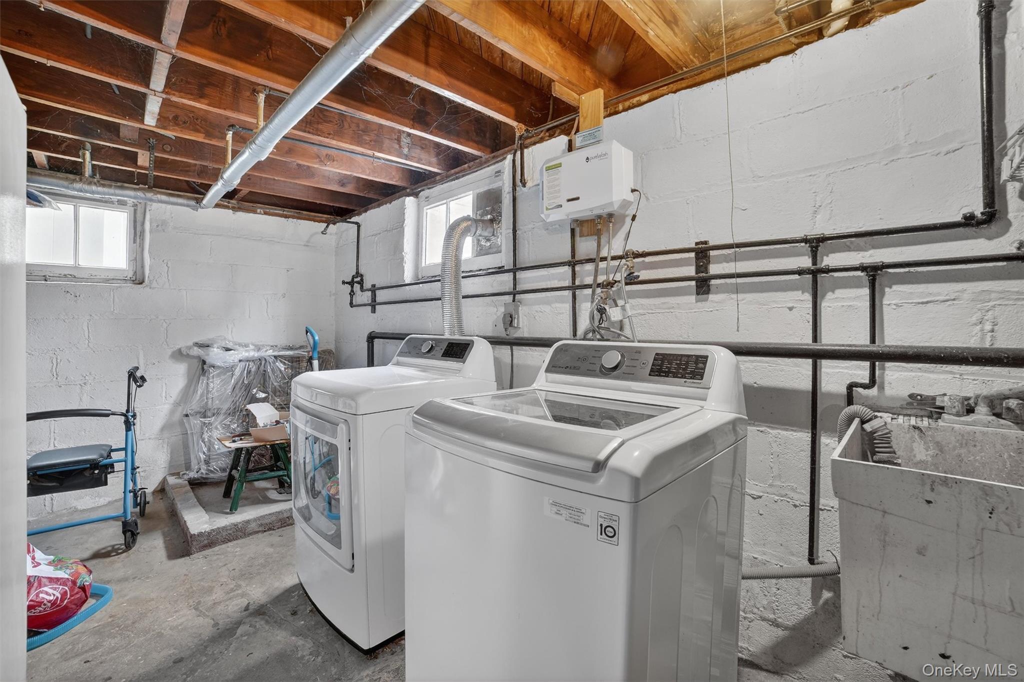 Single Family Hunter  Westchester County, NY 10704, MLS-980116-19