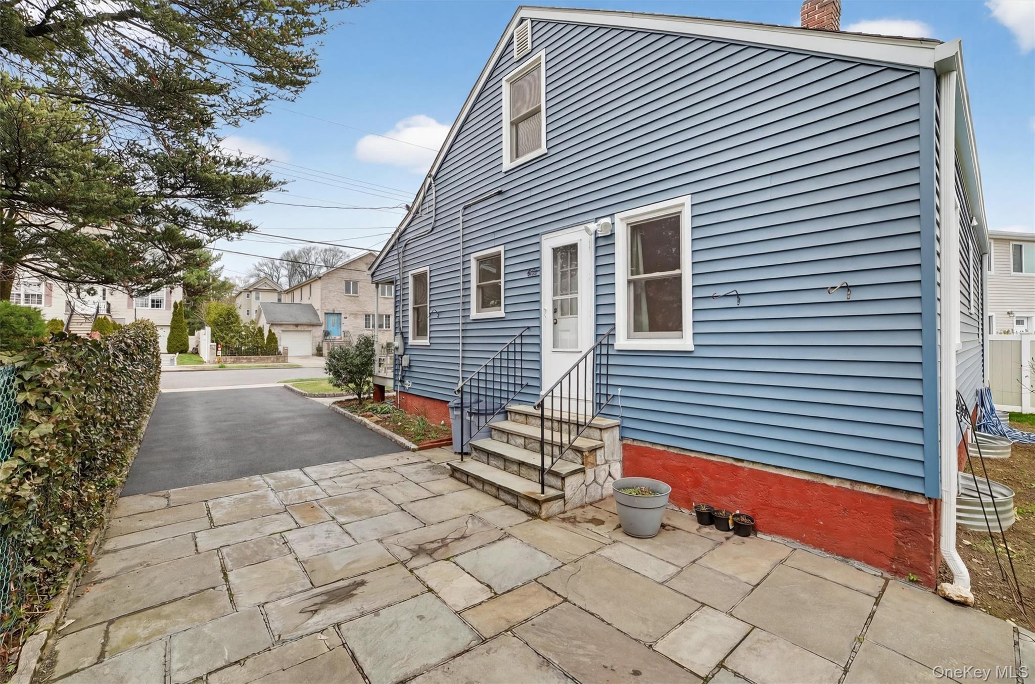 Single Family Hunter  Westchester County, NY 10704, MLS-980116-21