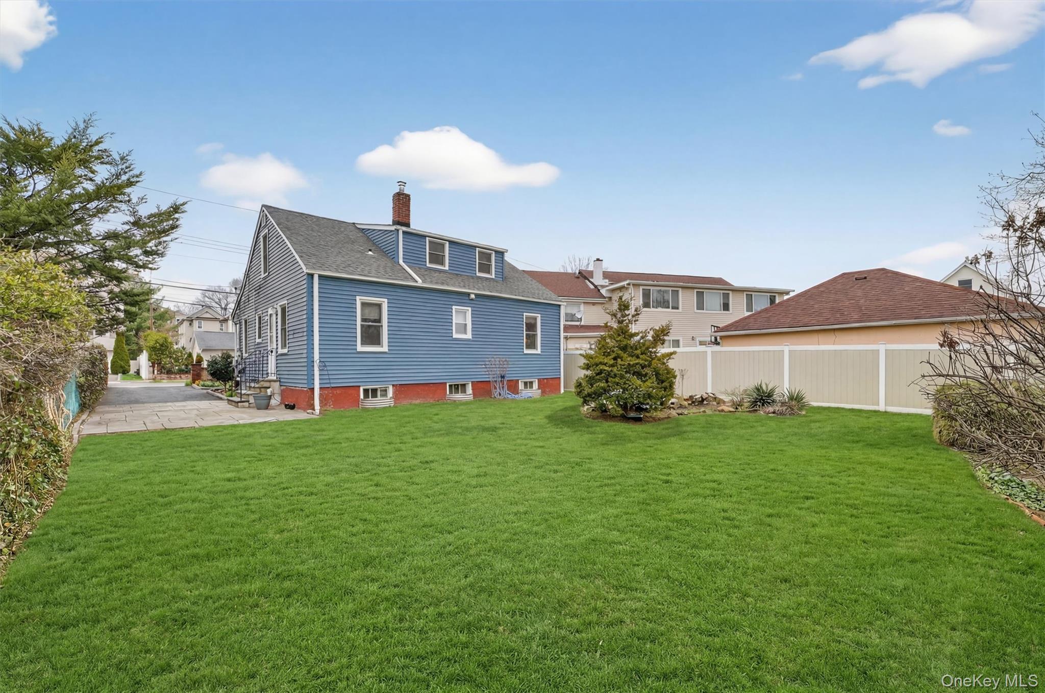 Single Family Hunter  Westchester County, NY 10704, MLS-980116-23