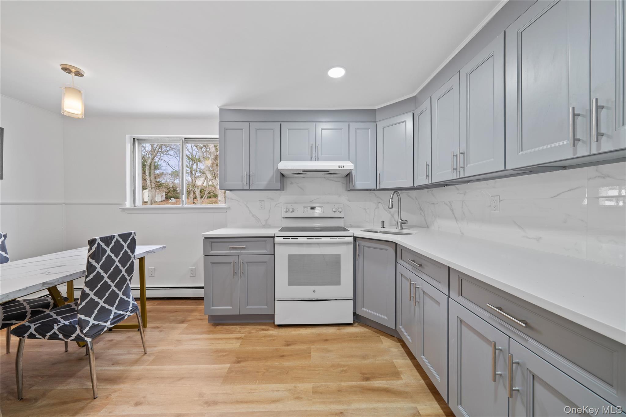 Single Family Meadow  Suffolk County, NY 11787, MLS-980129-26