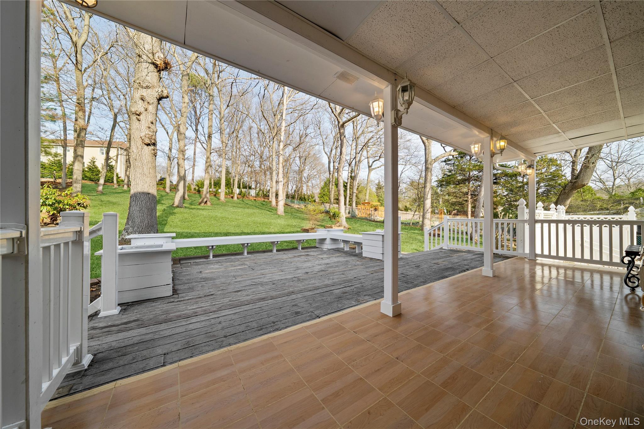 Single Family Meadow  Suffolk County, NY 11787, MLS-980129-34