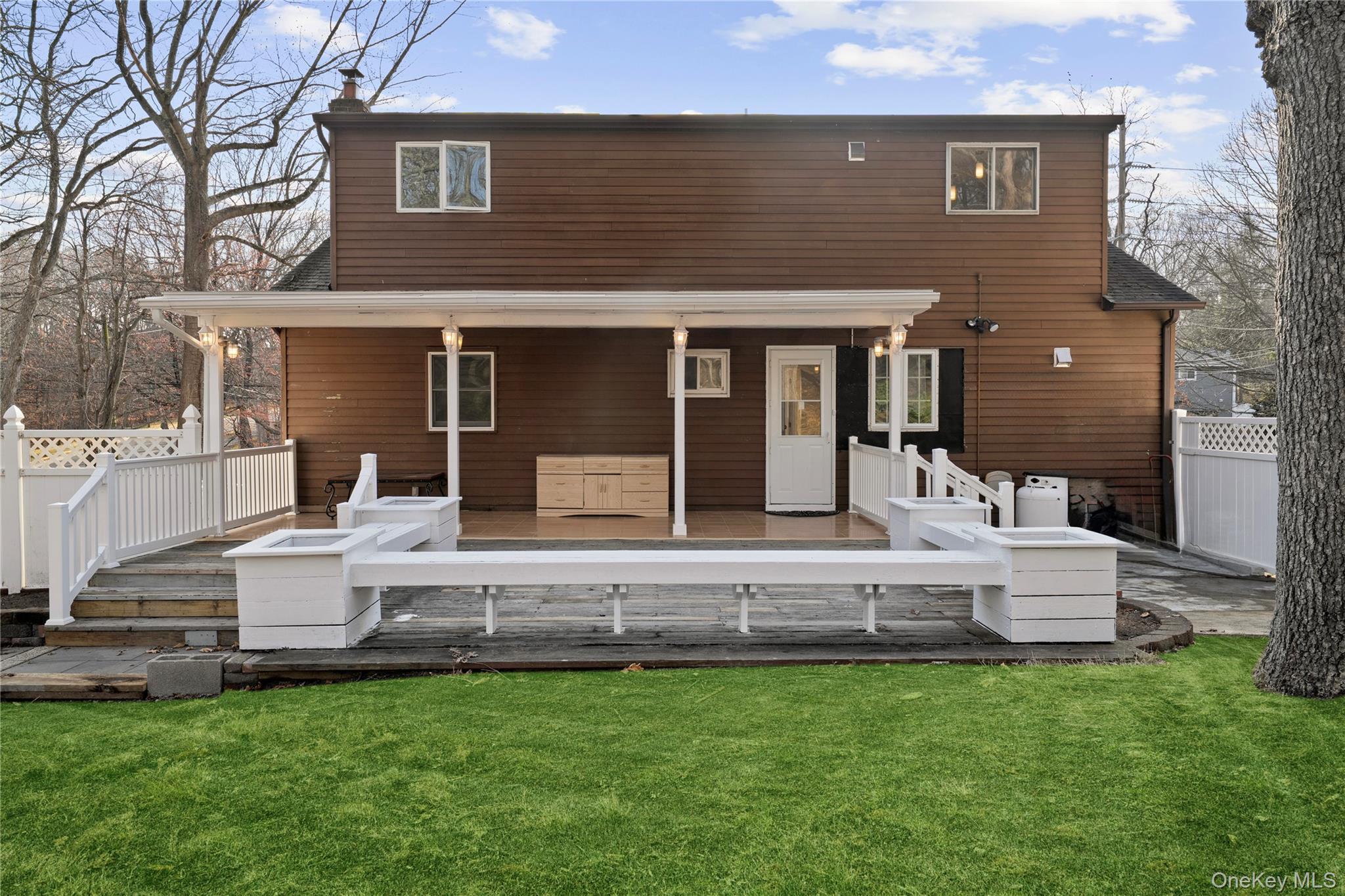 Single Family Meadow  Suffolk County, NY 11787, MLS-980129-37