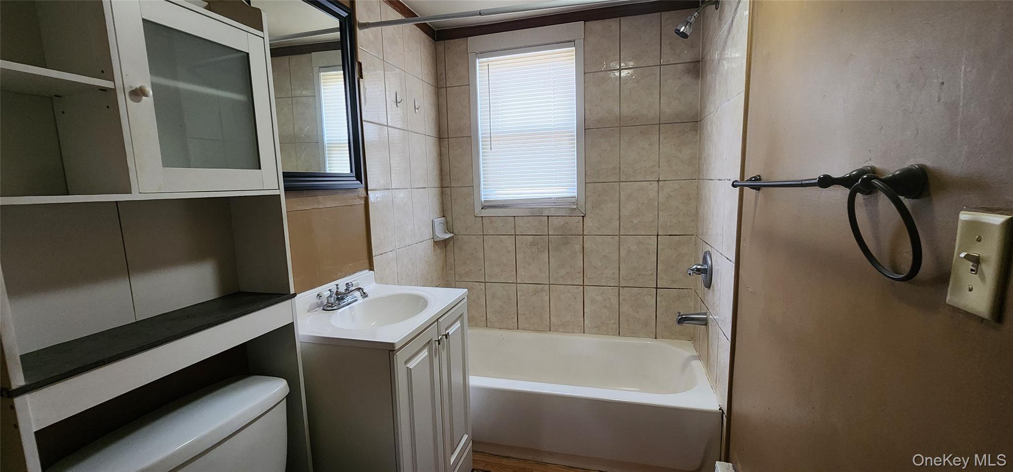 Single Family Hackensack Suffolk County, NY 11951, MLS-980135-15