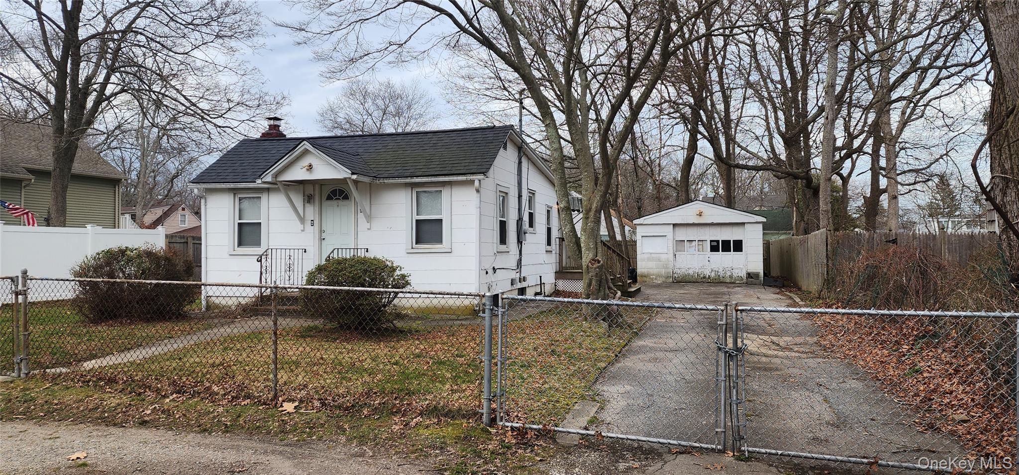 Single Family Hackensack Suffolk County, NY 11951, MLS-980135-3