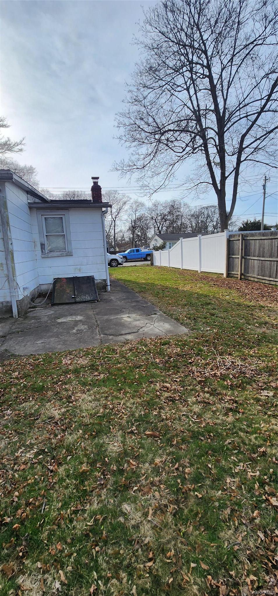 Single Family Hackensack Suffolk County, NY 11951, MLS-980135-6