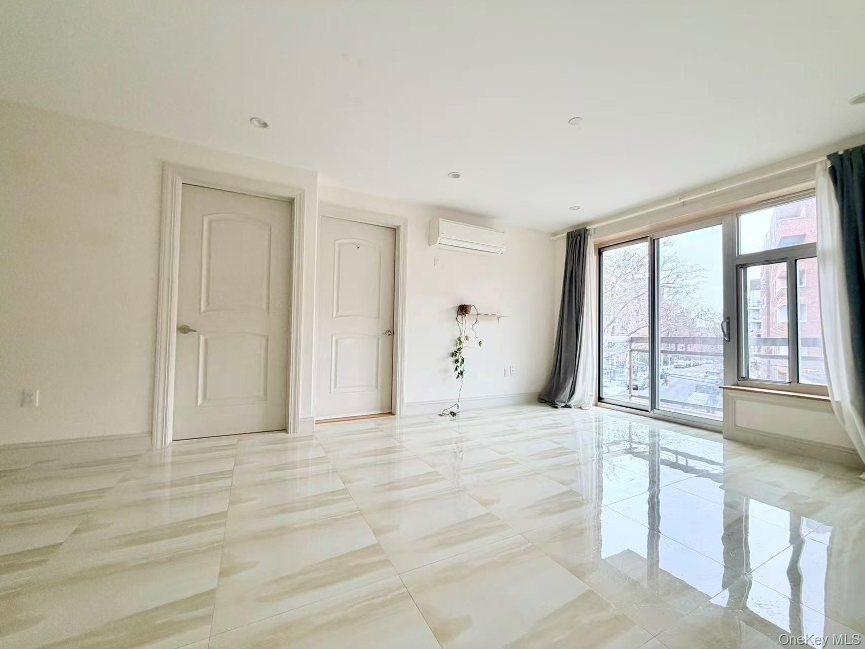 Condo Austin  Queens, NY 11374, MLS-980168-11