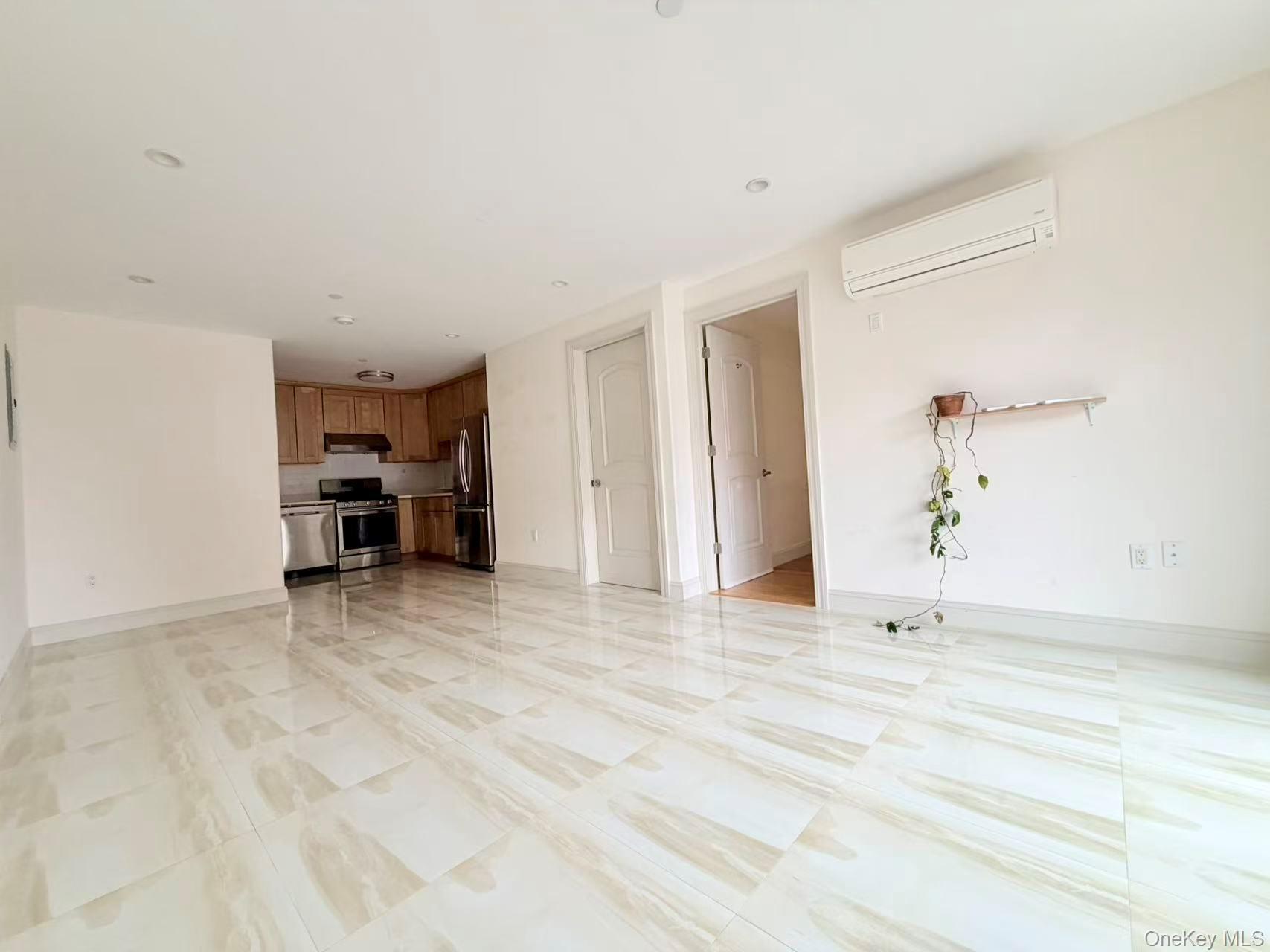 Condo Austin  Queens, NY 11374, MLS-980168-12