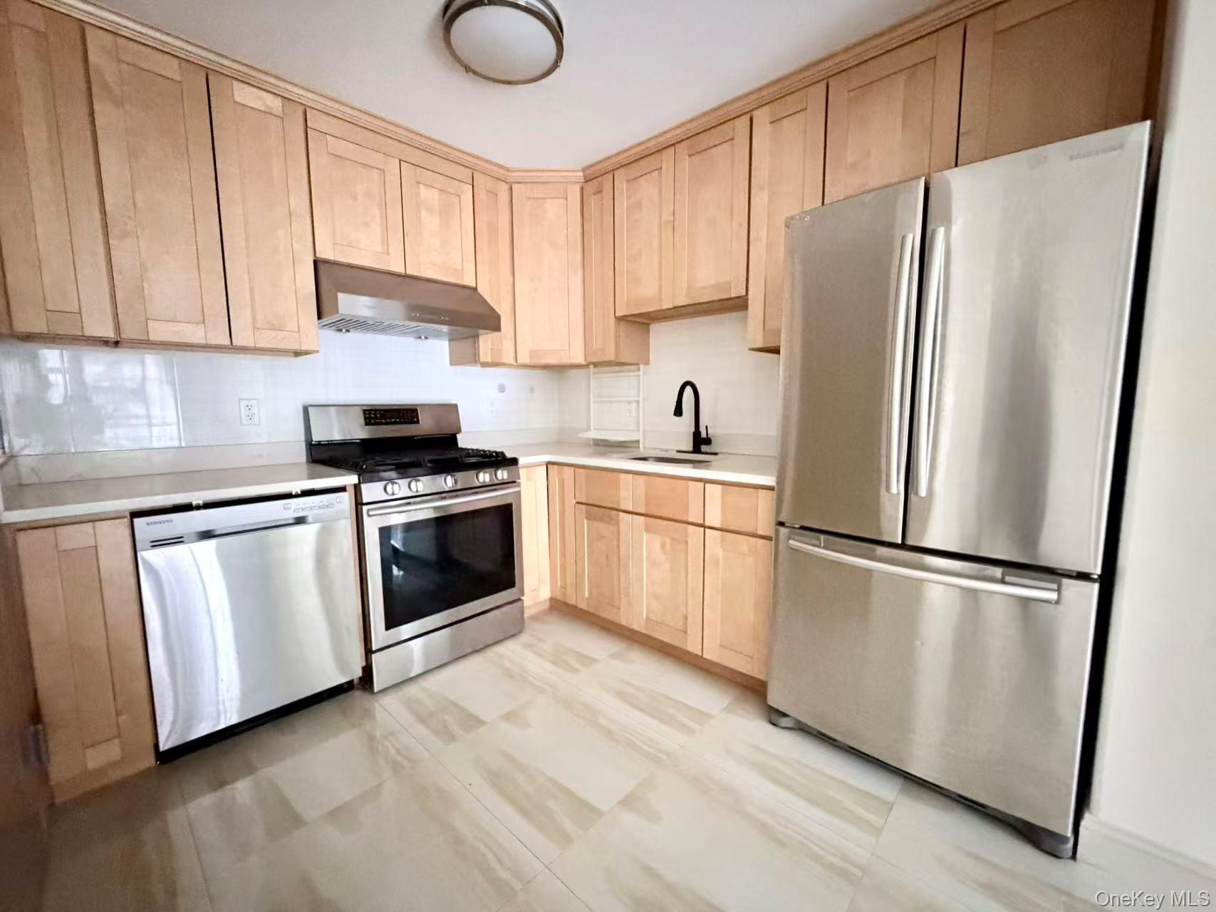 Condo Austin  Queens, NY 11374, MLS-980168-15