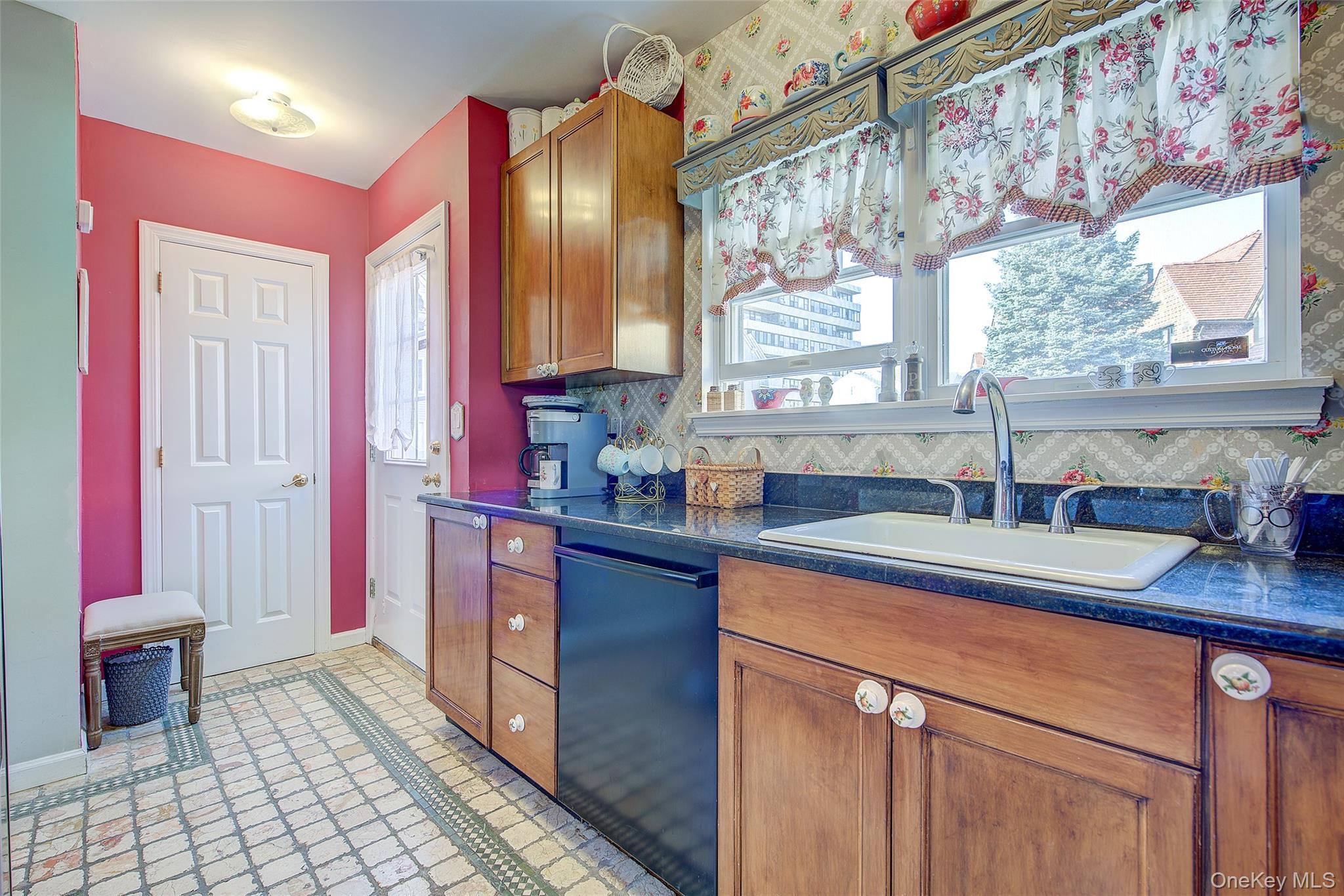 Condo Powells Cove  Queens, NY 11357, MLS-980179-24