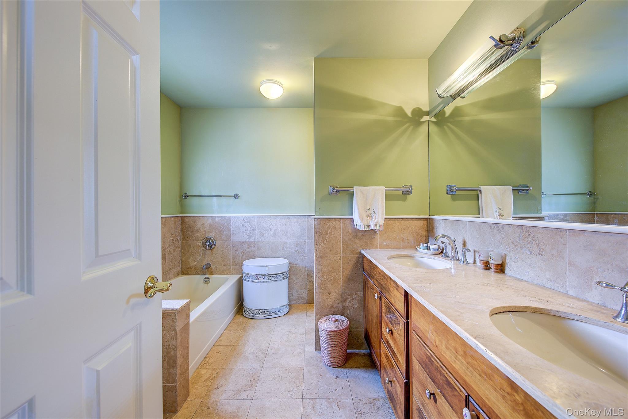 Condo Powells Cove  Queens, NY 11357, MLS-980179-33