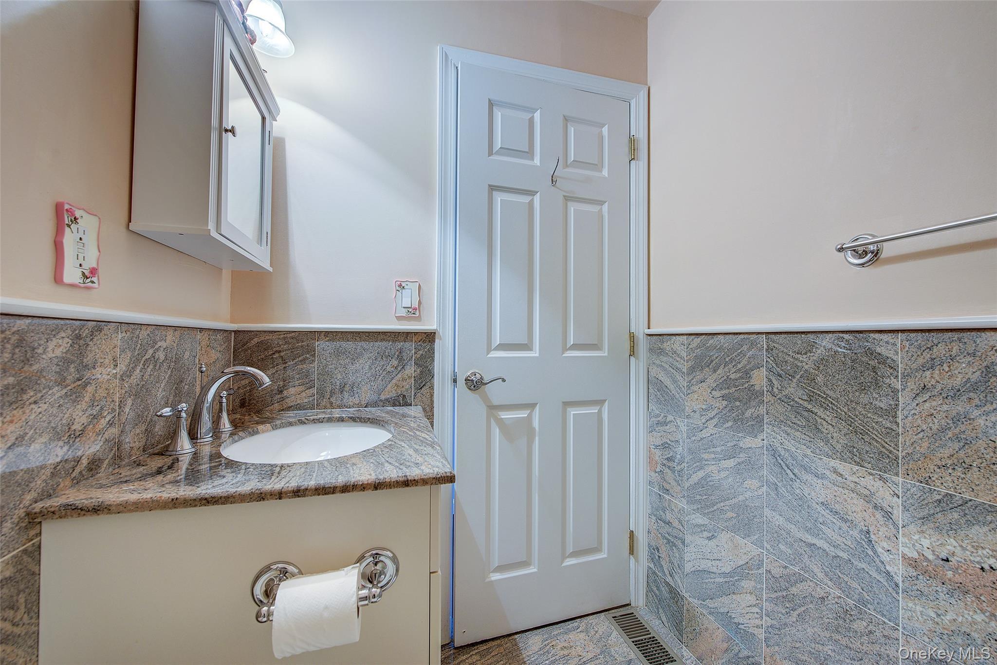 Condo Powells Cove  Queens, NY 11357, MLS-980179-45