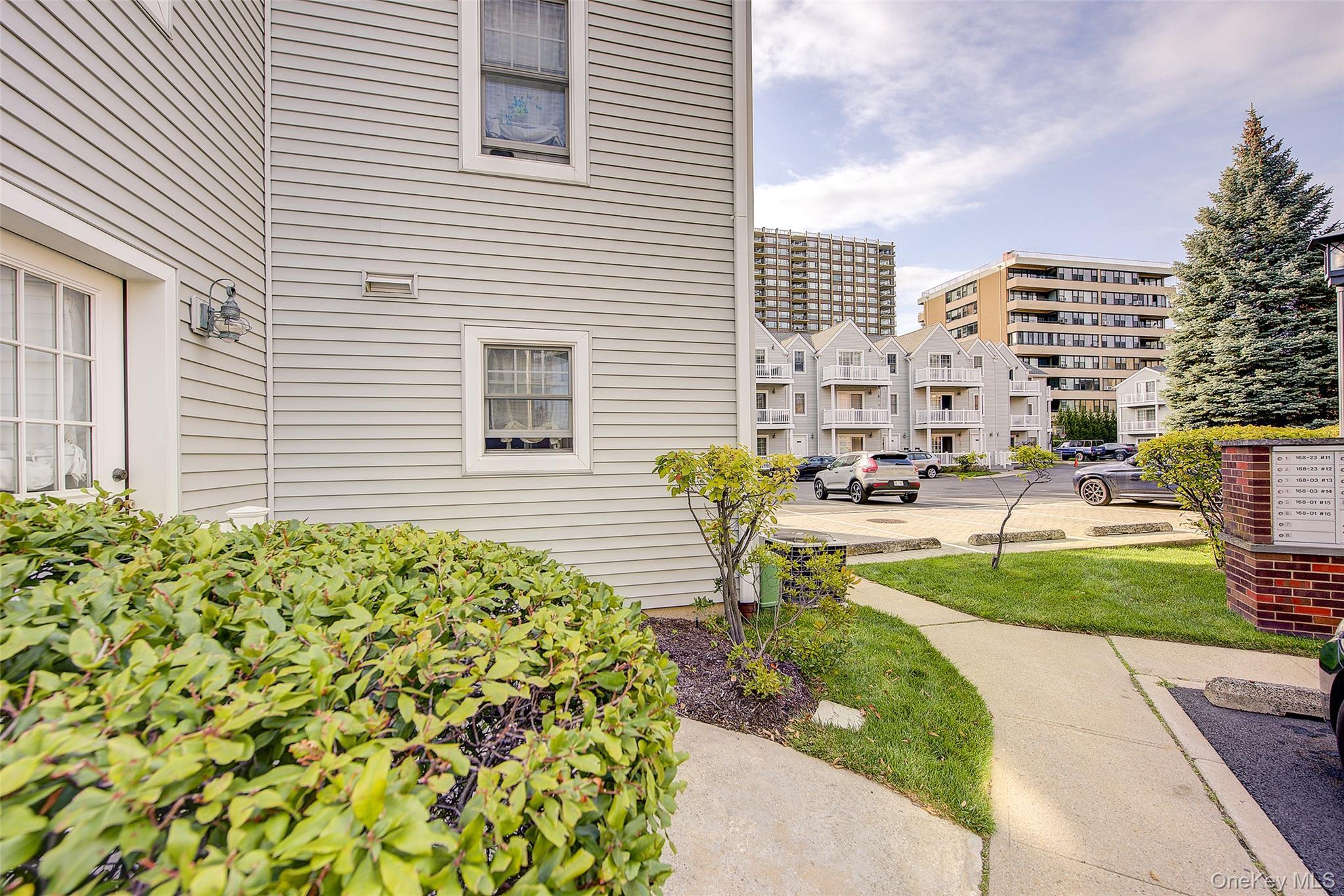 Condo Powells Cove  Queens, NY 11357, MLS-980179-6