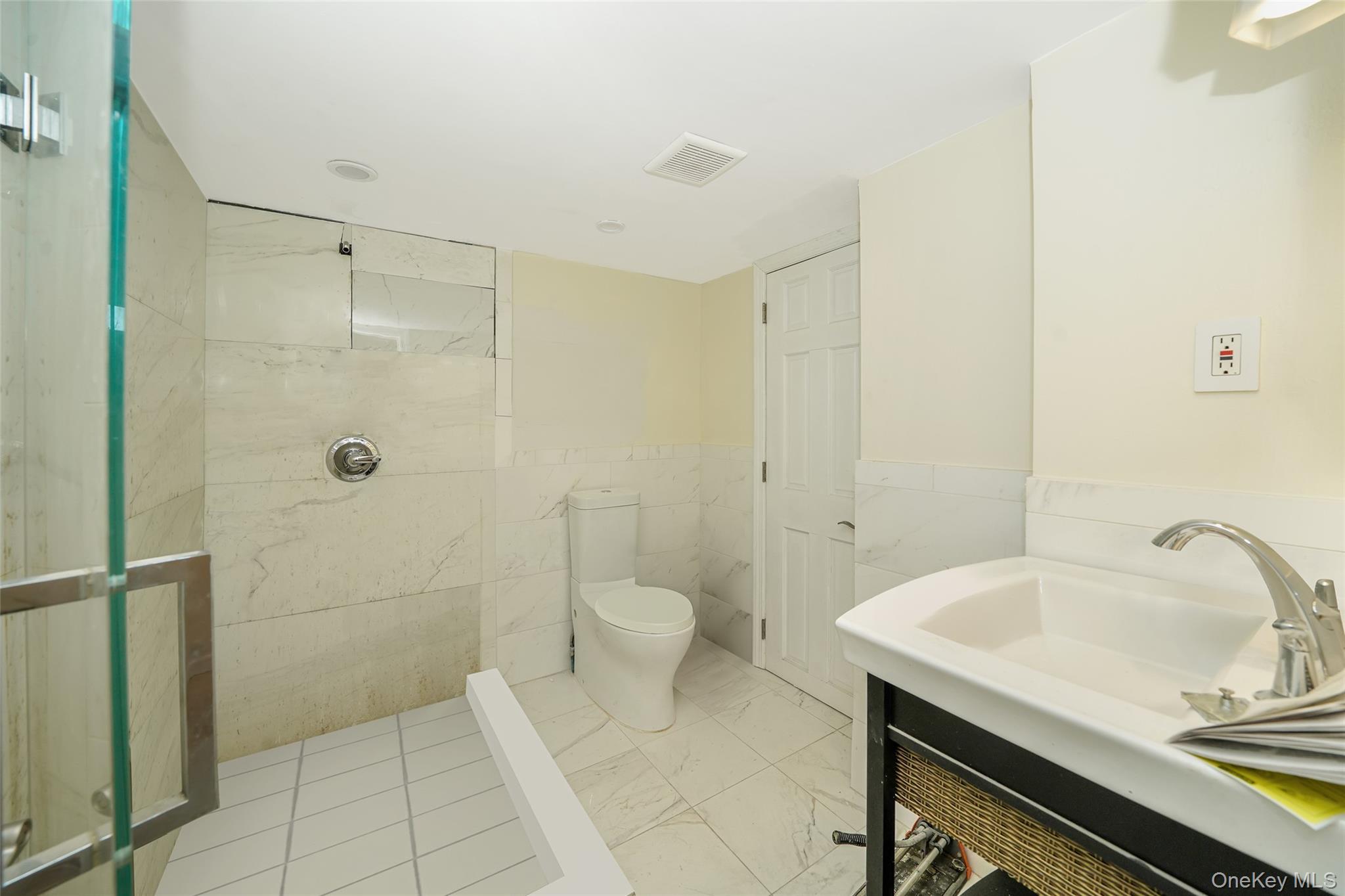 Single Family 48th  Brooklyn, NY 11203, MLS-980184-24