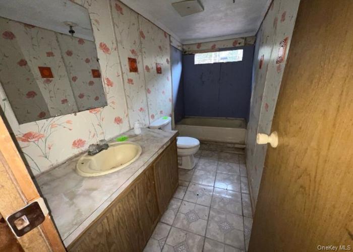 Single Family Old Greenfield  Ulster County, NY 12428, MLS-980187-15