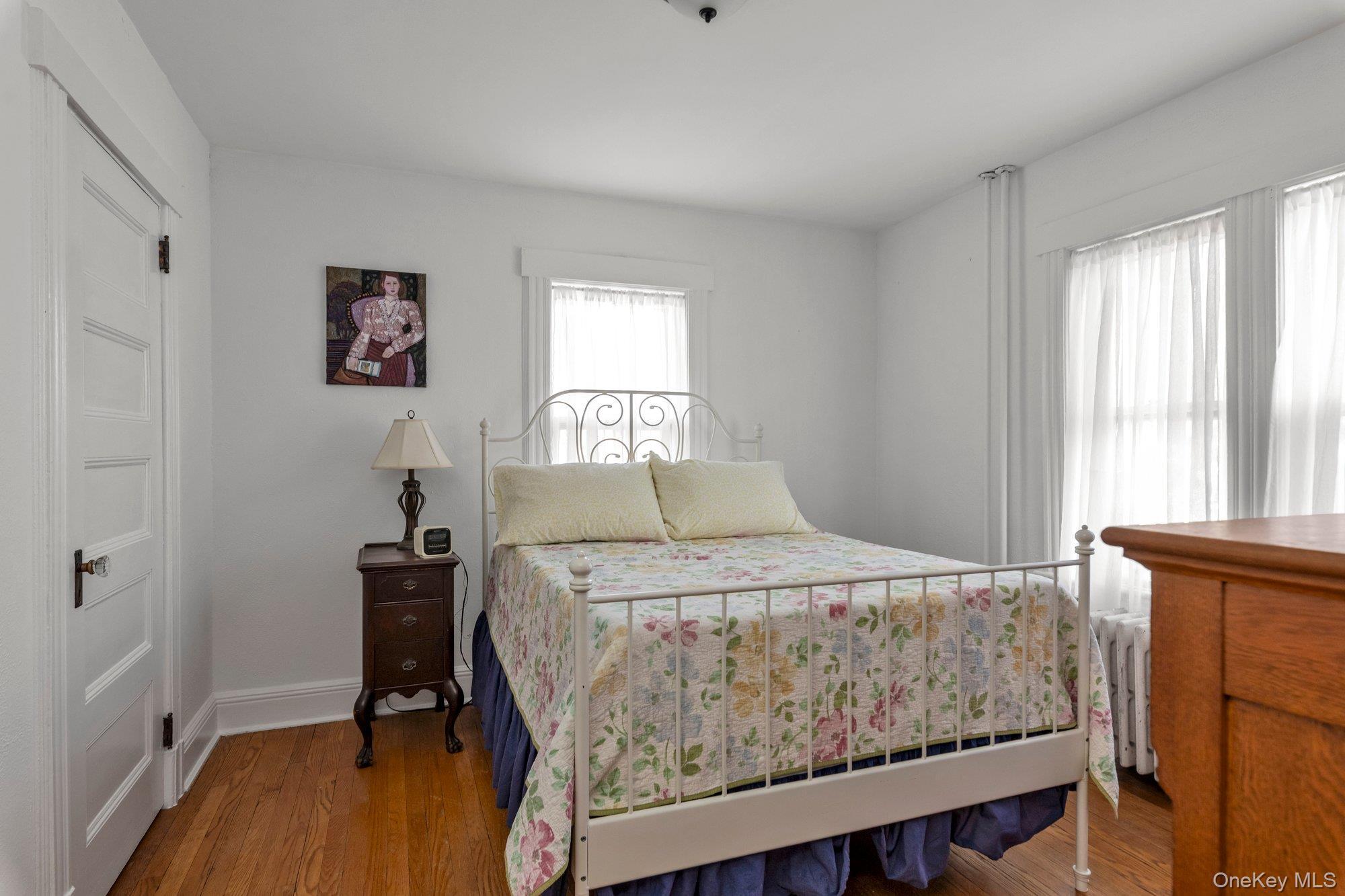 Single Family Waverly  Nassau County, NY 11510, MLS-980190-12