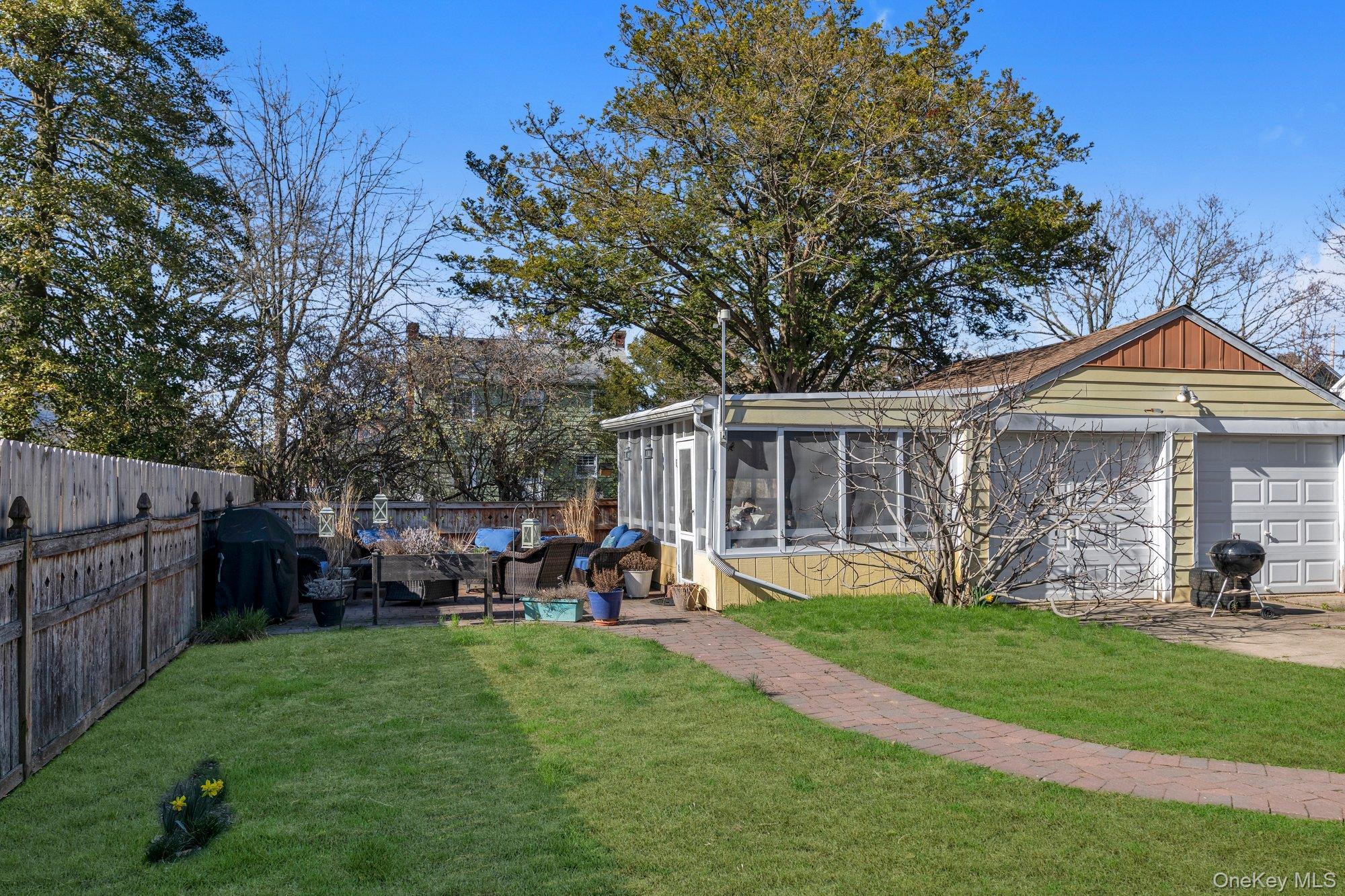 Single Family Waverly  Nassau County, NY 11510, MLS-980190-16