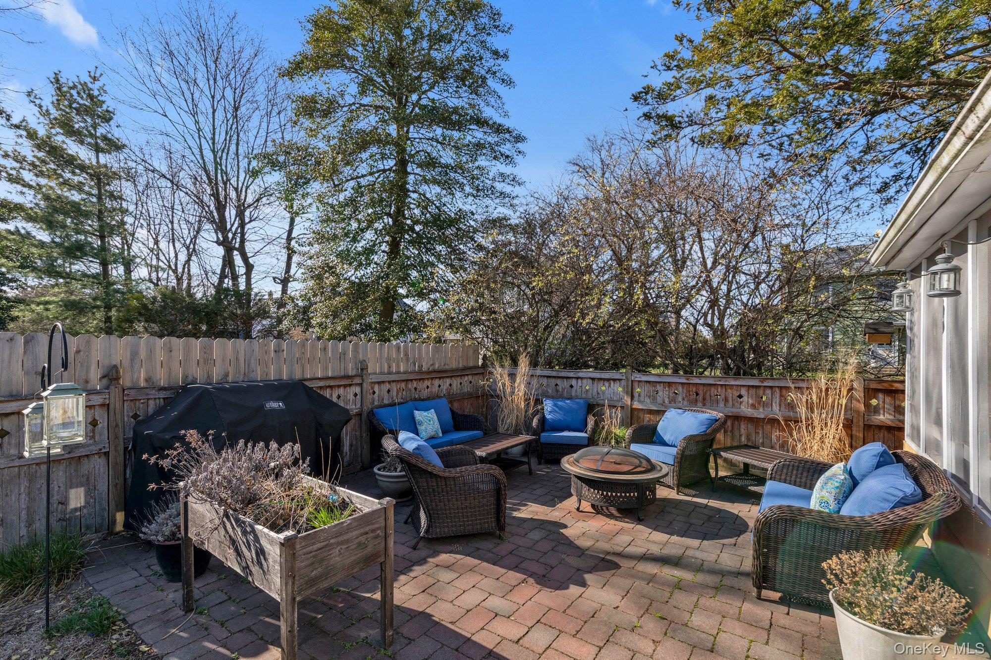 Single Family Waverly  Nassau County, NY 11510, MLS-980190-17