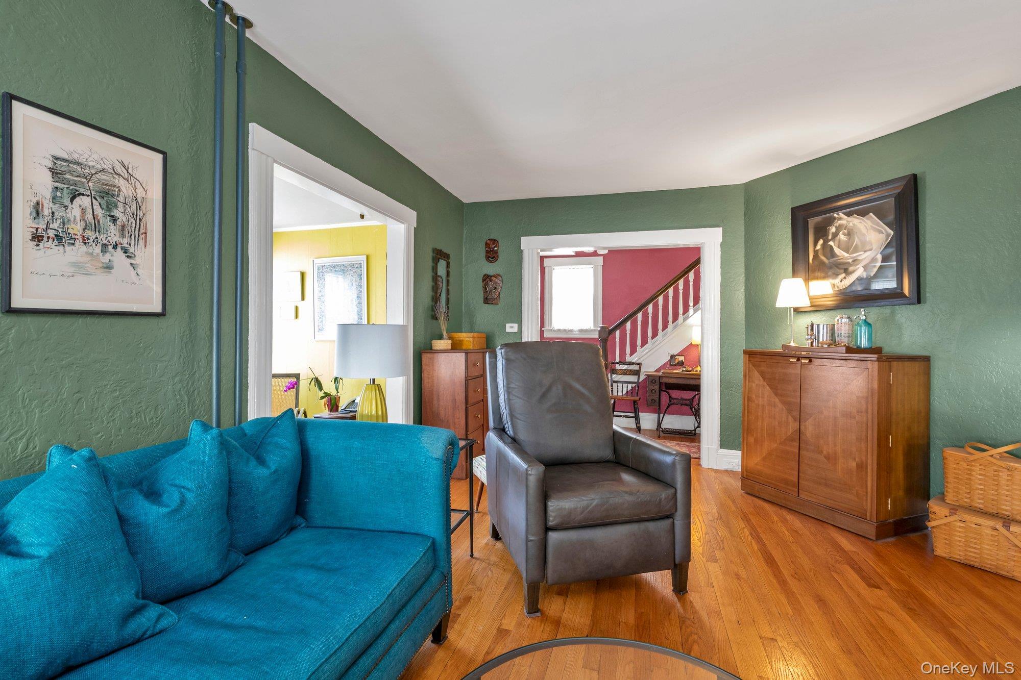 Single Family Waverly  Nassau County, NY 11510, MLS-980190-4