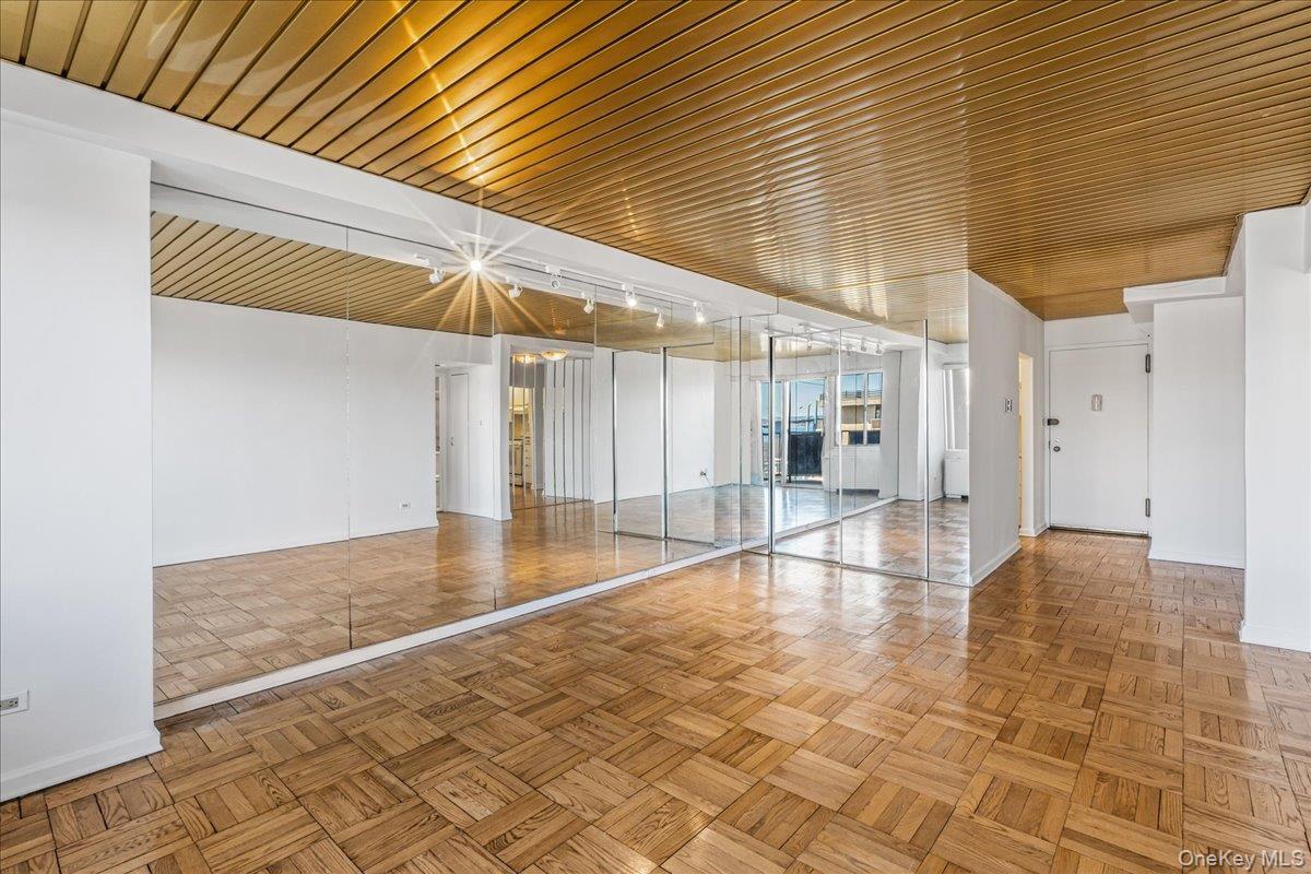 Coop 215th Queens, NY 11360, MLS-980191-7