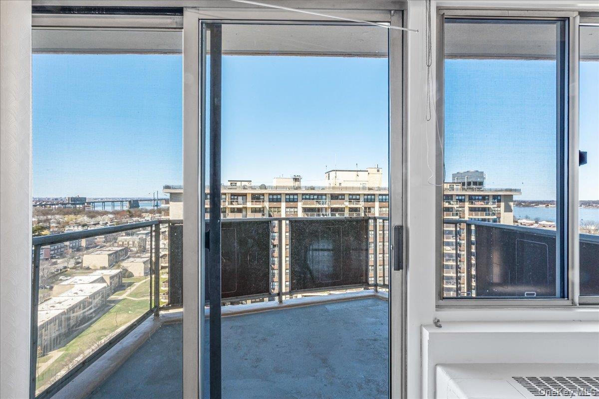 Coop 215th Queens, NY 11360, MLS-980191-8