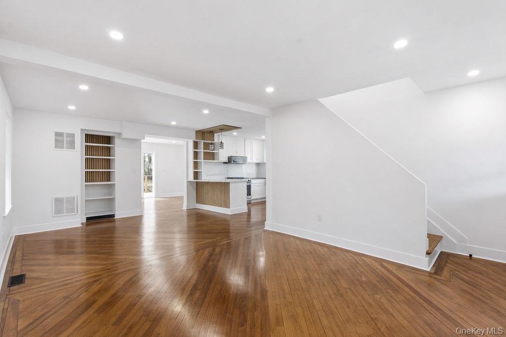 Single Family Swezey  Suffolk County, NY 11772, MLS-980192-8