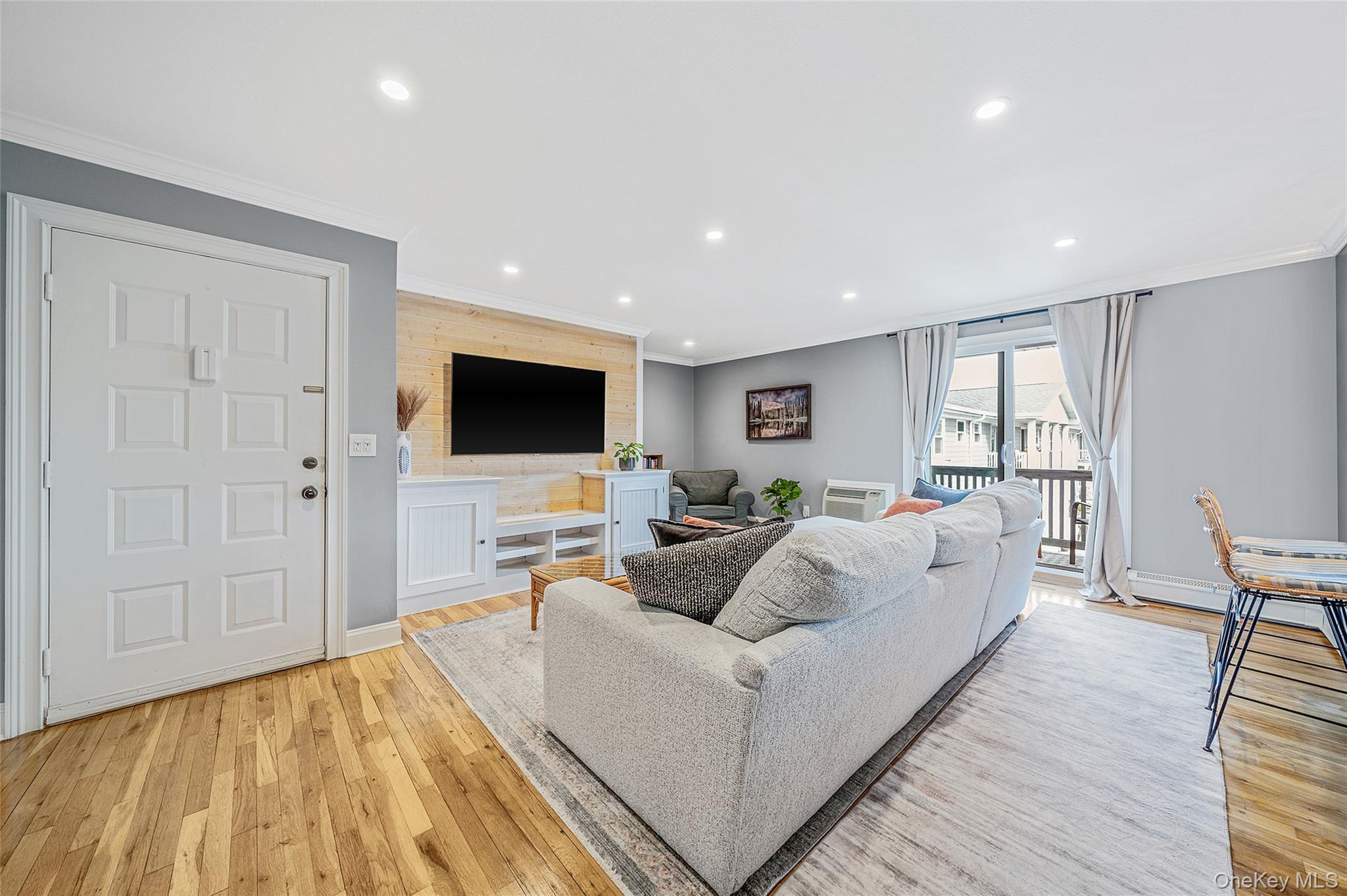 Coop Fairharbor  Suffolk County, NY 11772, MLS-980193-2