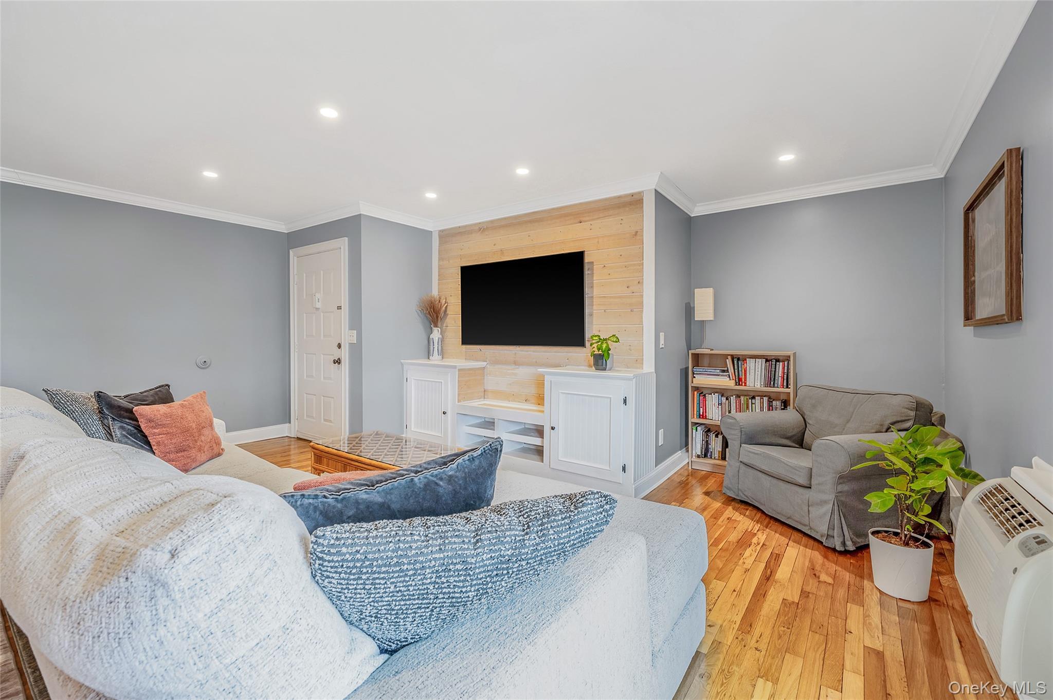 Coop Fairharbor  Suffolk County, NY 11772, MLS-980193-4