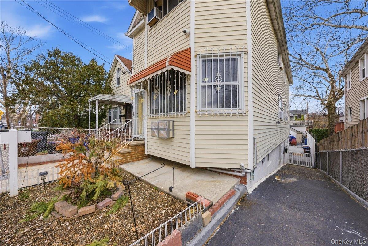 Single Family Underhill Bronx, NY 10473, MLS-980208-4