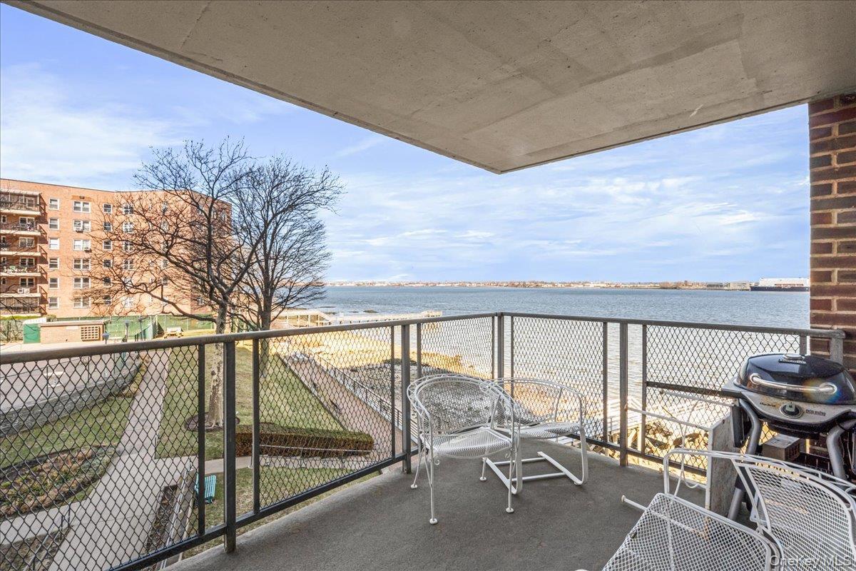 Coop Powells Cove  Queens, NY 11357, MLS-980252-14