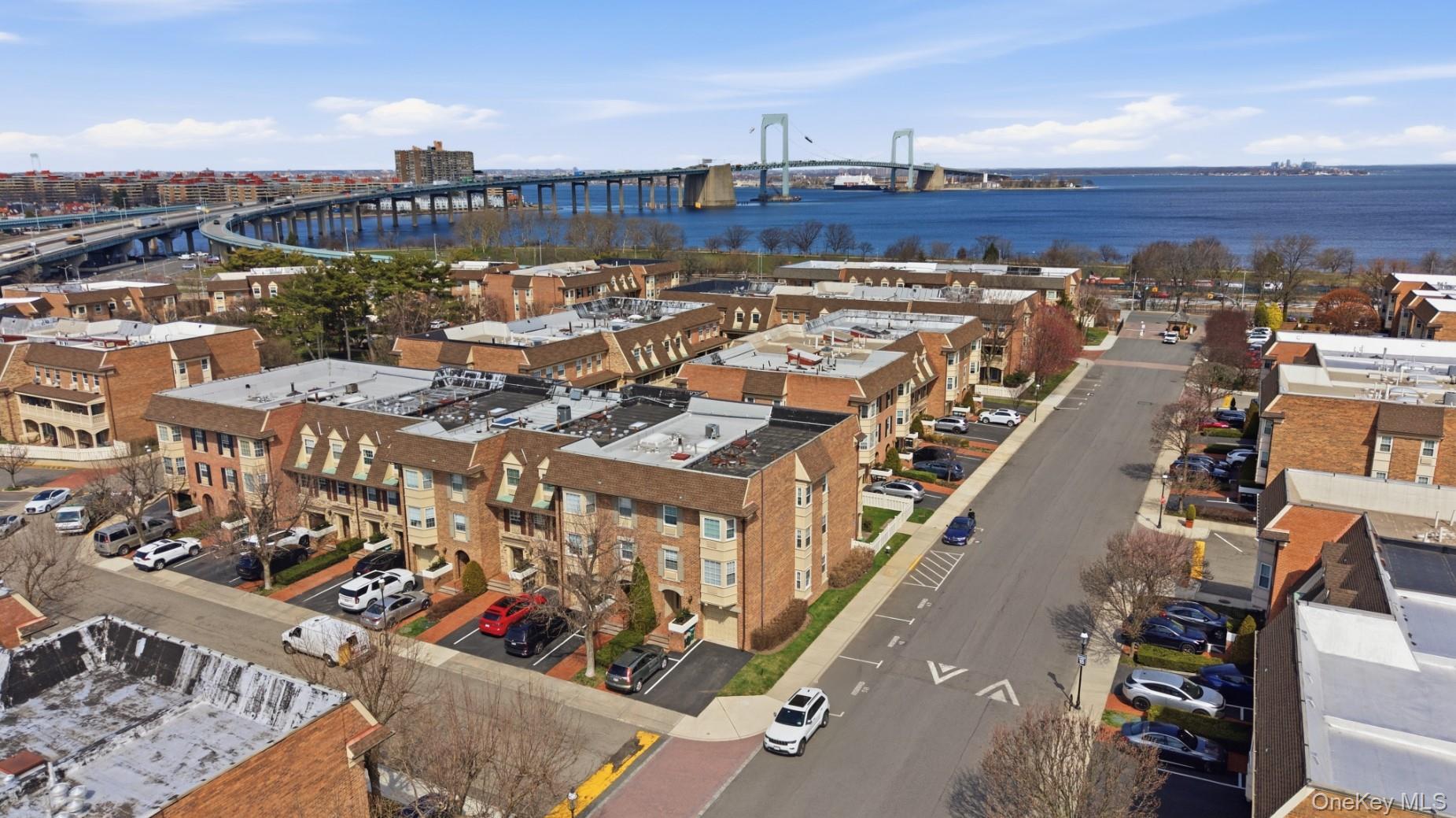 Condo Lori  Queens, NY 11360, MLS-980261-3