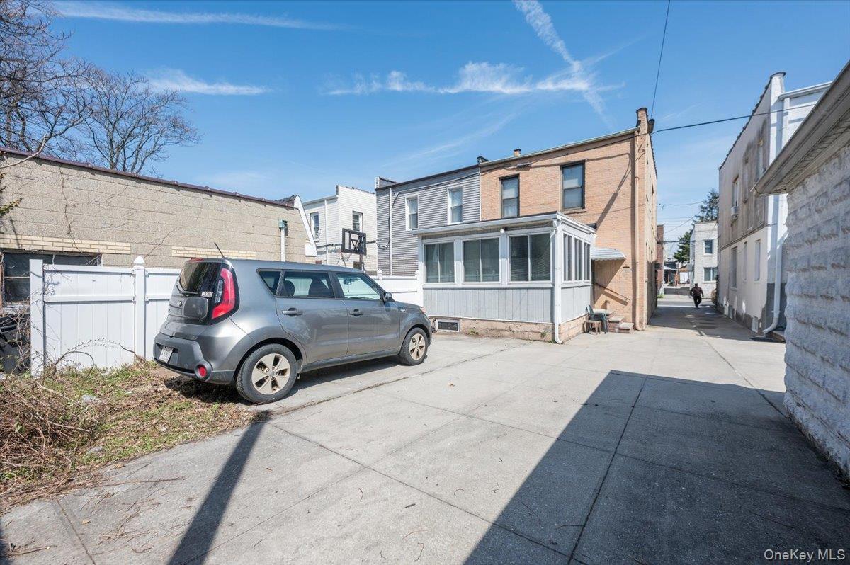 Single Family Calhoun  Bronx, NY 10465, MLS-980266-21