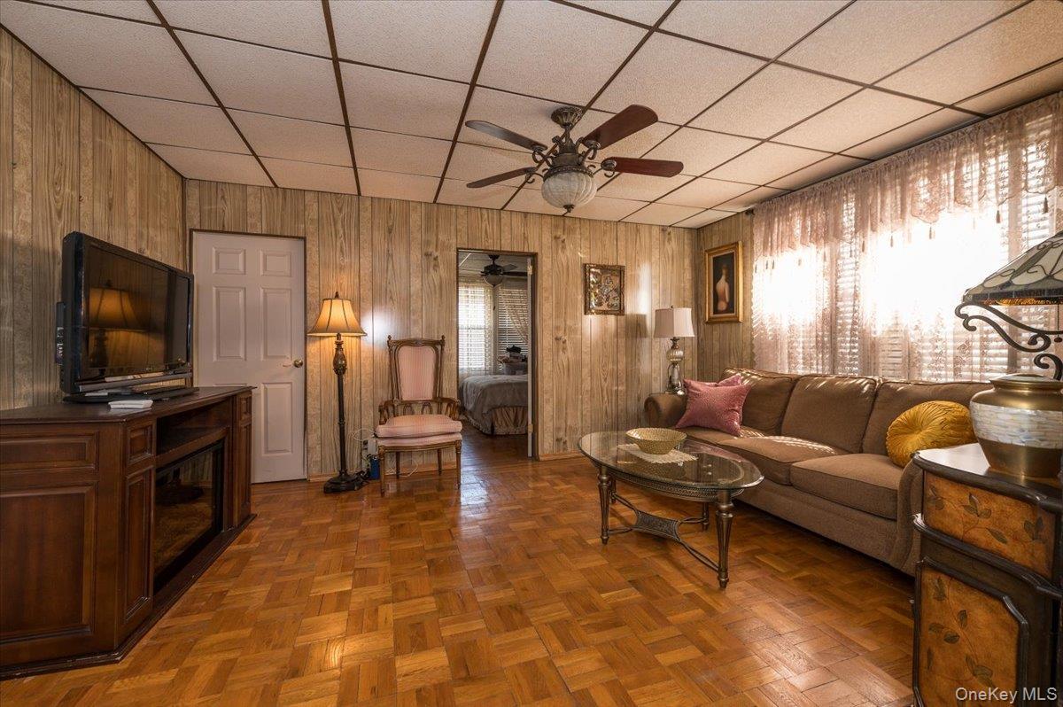 Single Family Calhoun  Bronx, NY 10465, MLS-980266-3