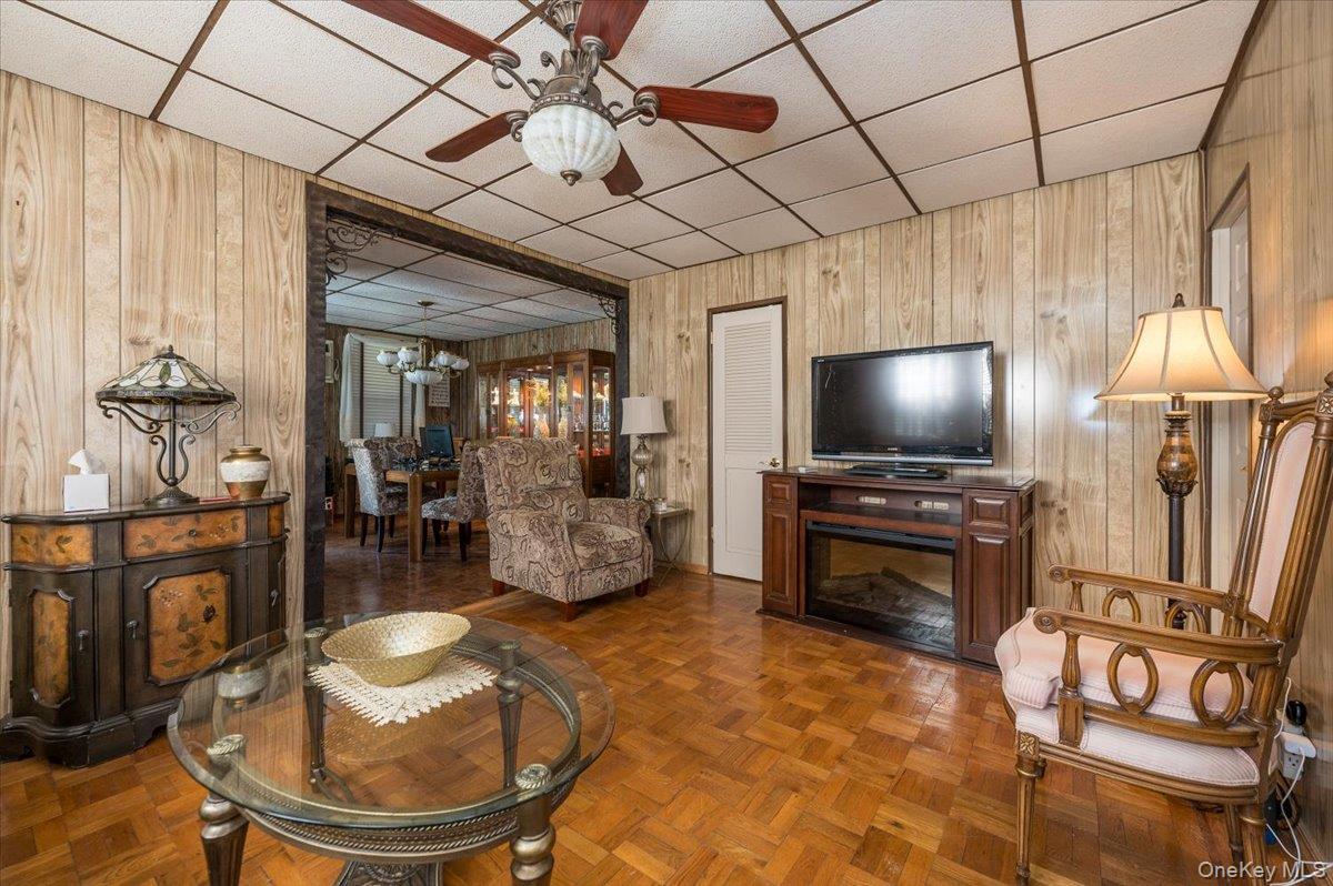Single Family Calhoun  Bronx, NY 10465, MLS-980266-4