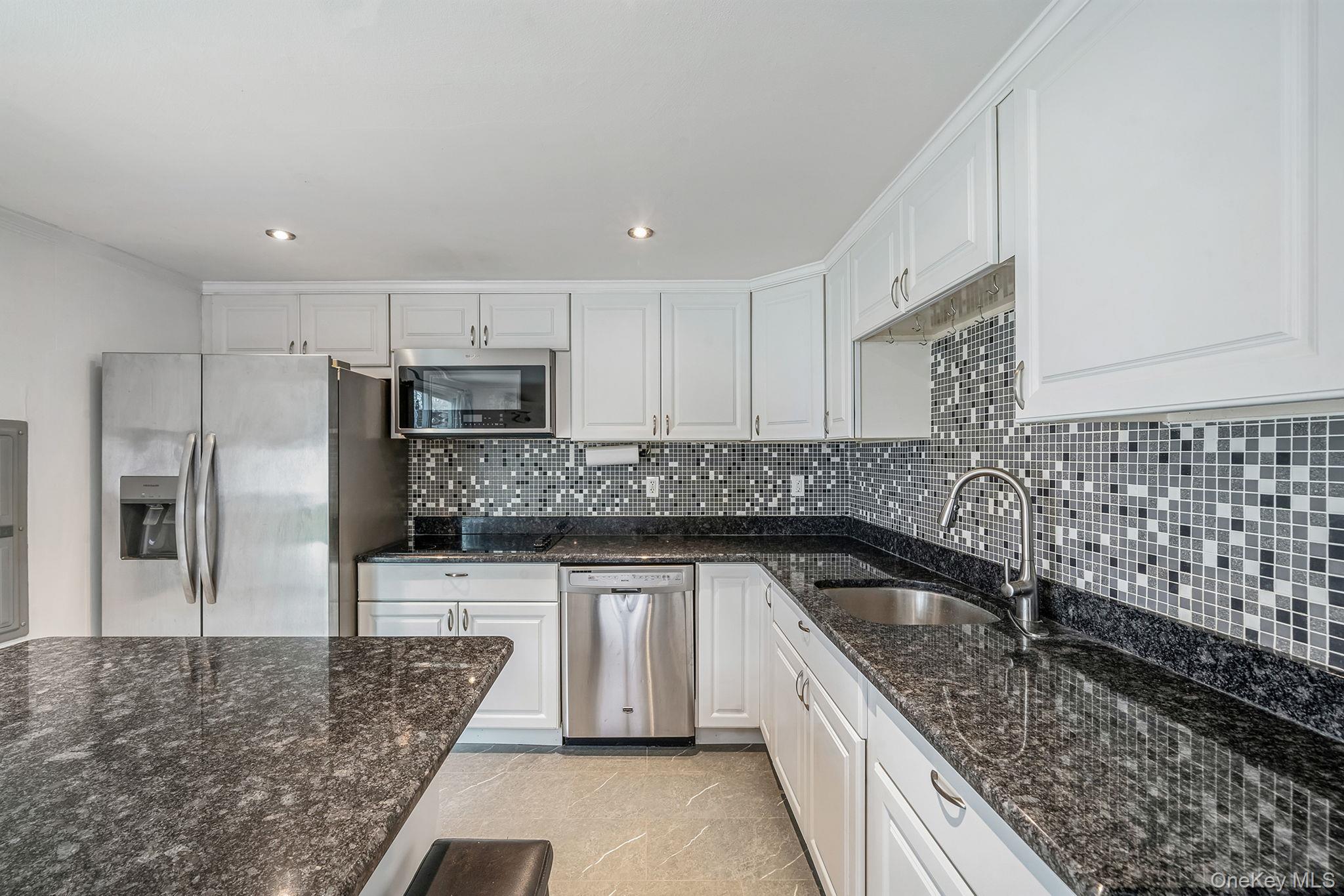 Single Family Serpentine  Suffolk County, NY 11749, MLS-980272-11