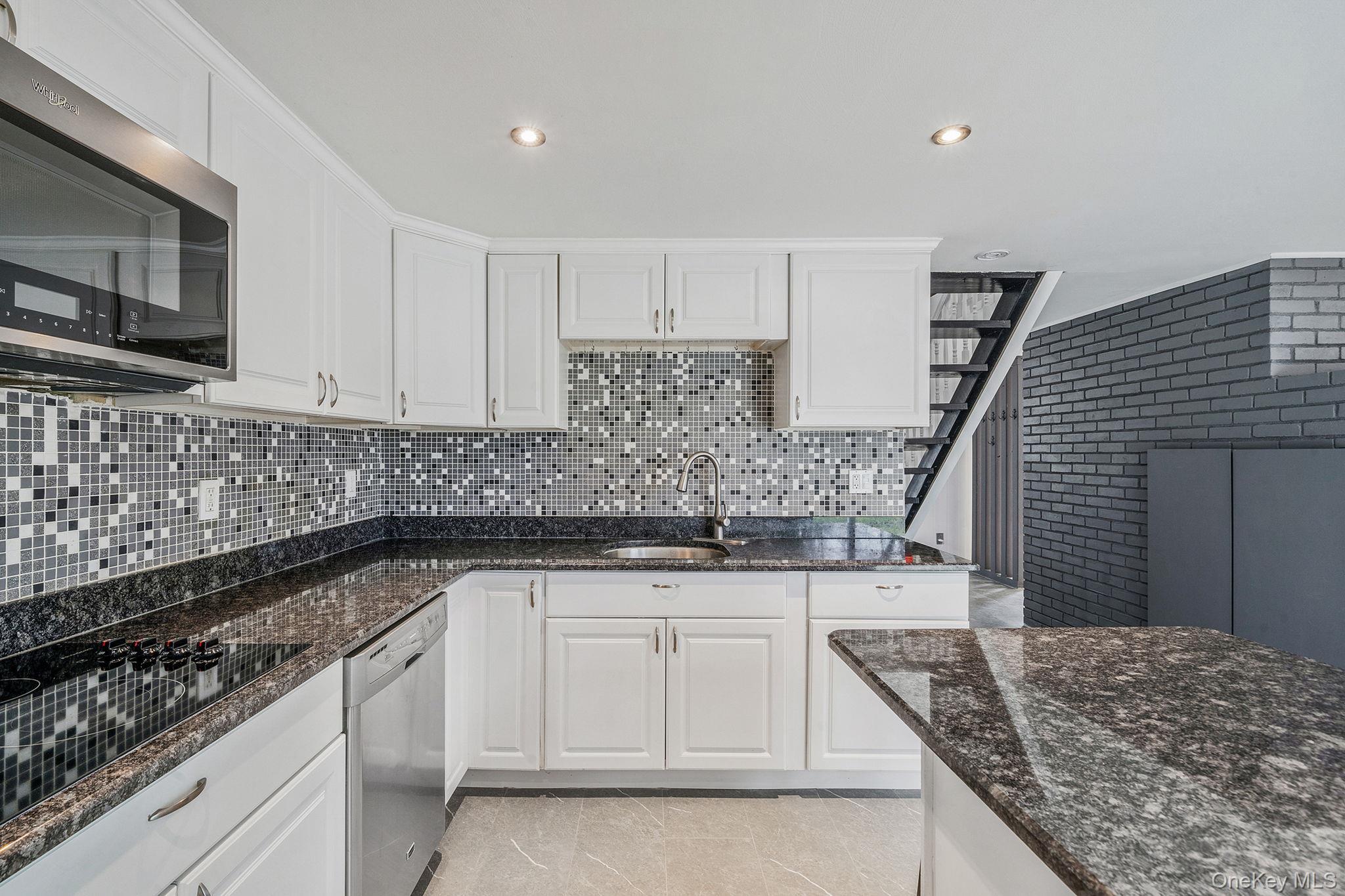Single Family Serpentine  Suffolk County, NY 11749, MLS-980272-12