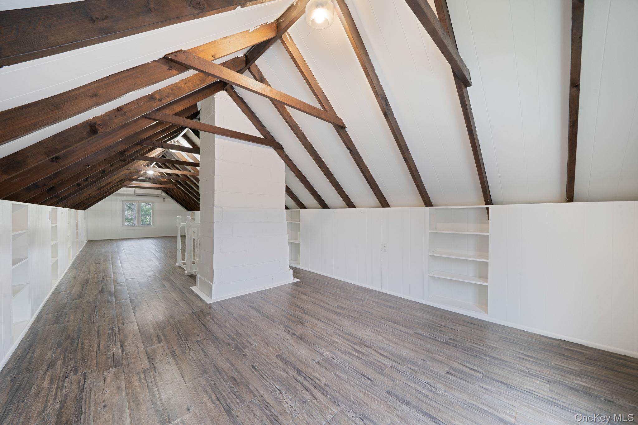 Single Family Serpentine  Suffolk County, NY 11749, MLS-980272-33