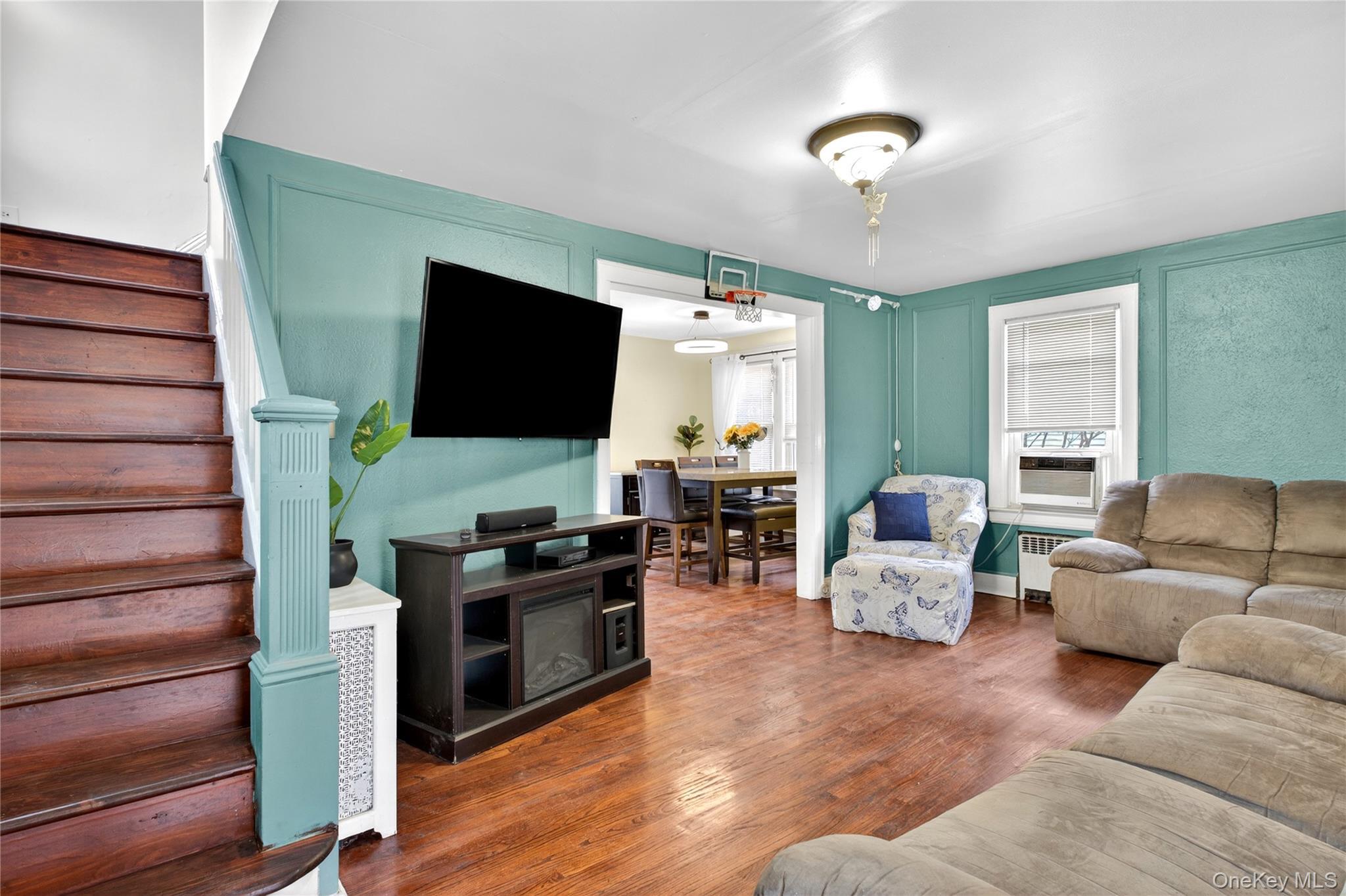 Single Family Dubois  Nassau County, NY 11581, MLS-980287-4