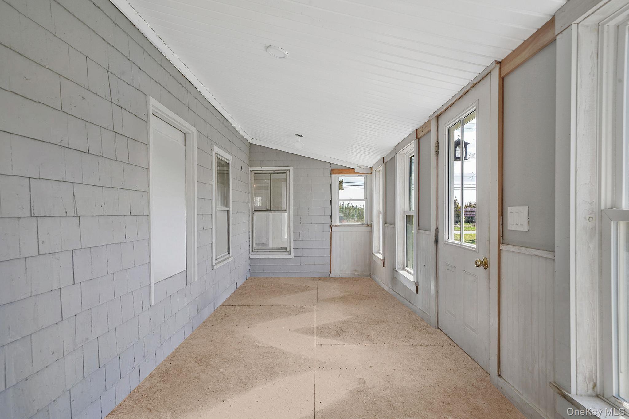 Single Family Sound Avenue  Suffolk County, NY 11901, MLS-980299-28