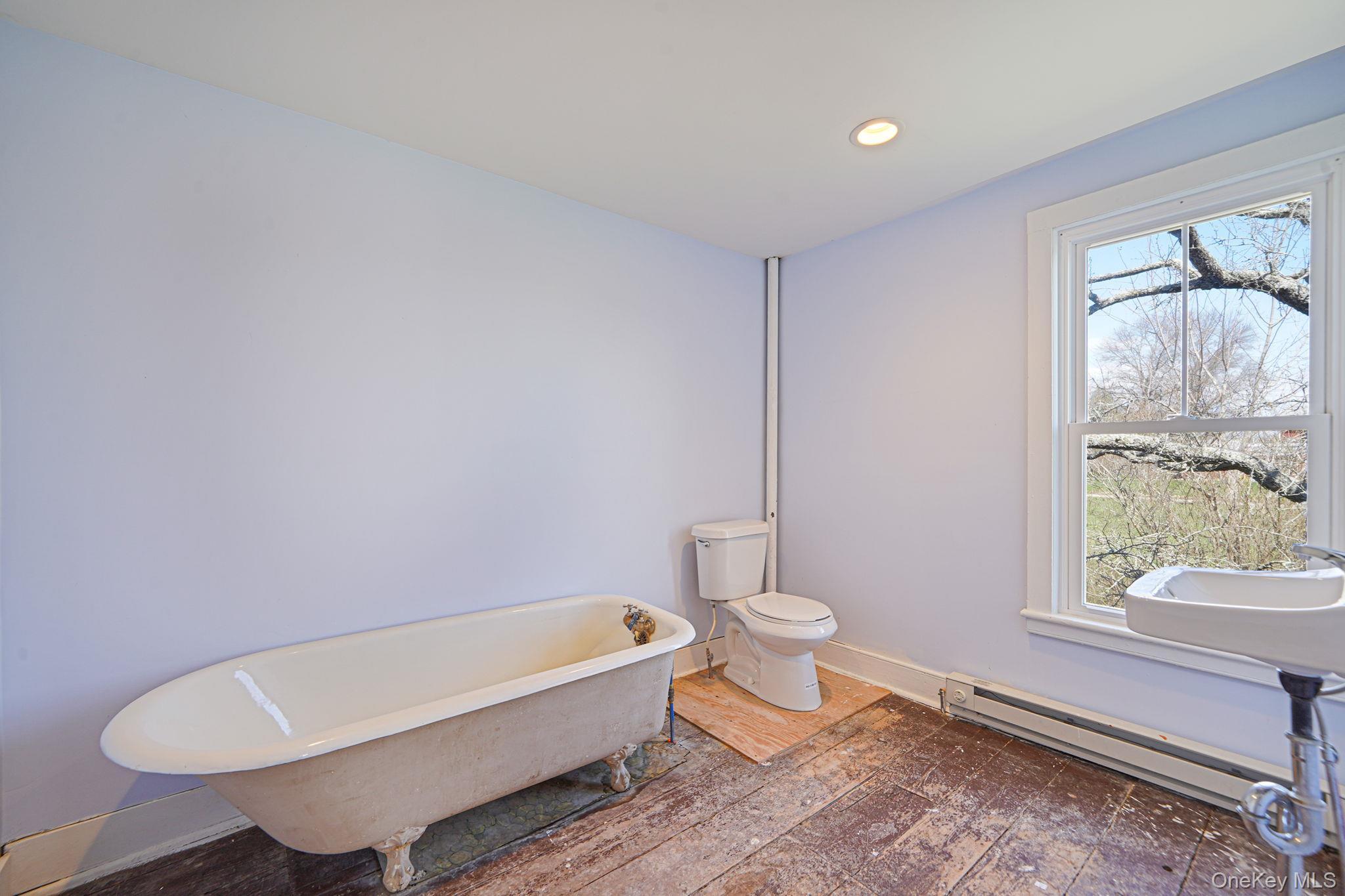 Single Family Sound Avenue  Suffolk County, NY 11901, MLS-980299-39