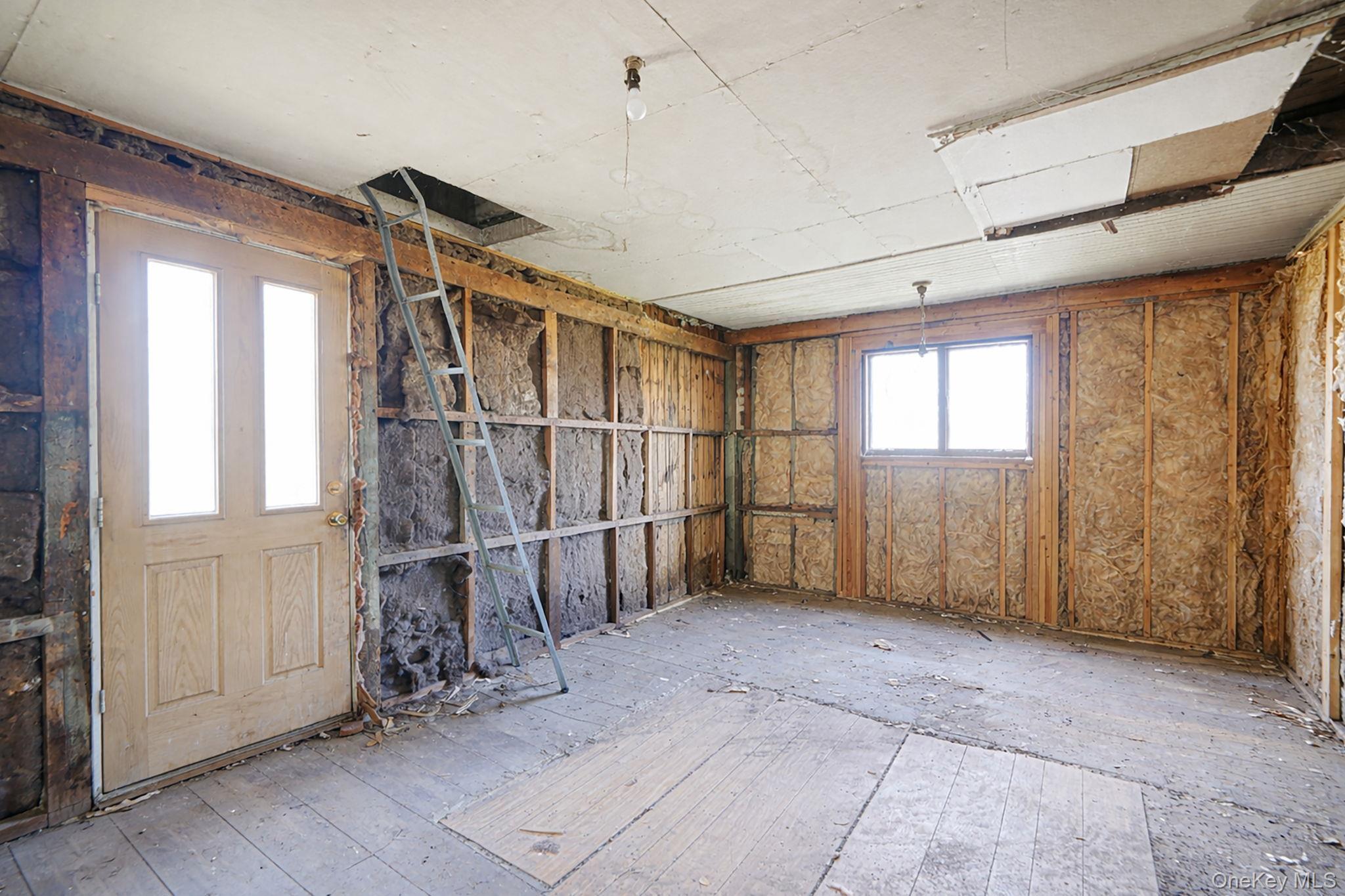 Single Family Sound Avenue  Suffolk County, NY 11901, MLS-980299-40