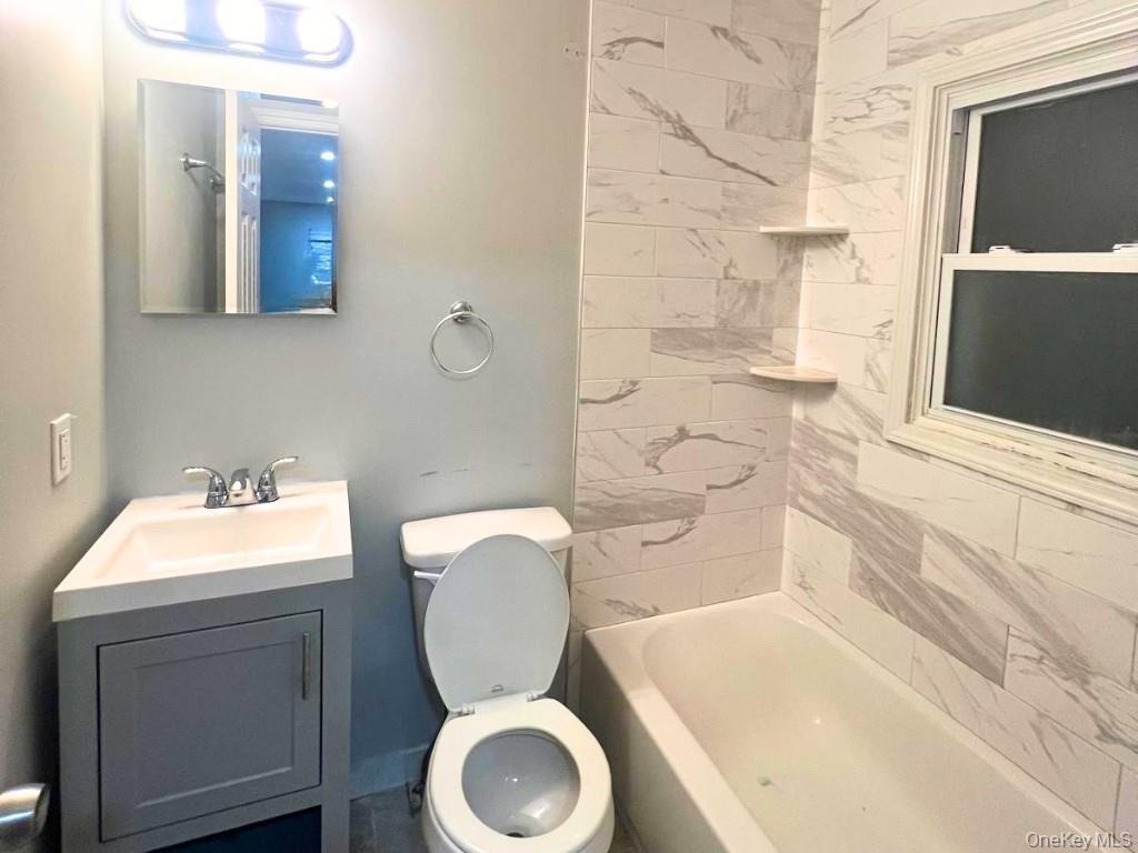 Single Family Strong Suffolk County, NY 11757, MLS-980301-6