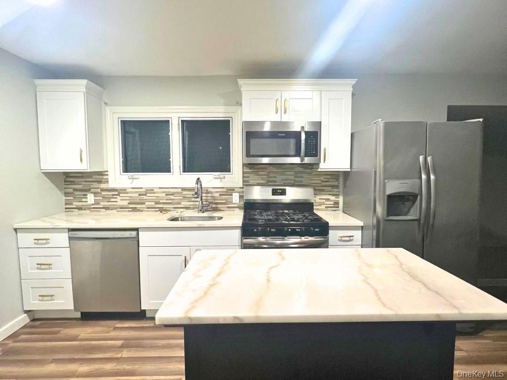 Single Family Strong Suffolk County, NY 11757, MLS-980301-7