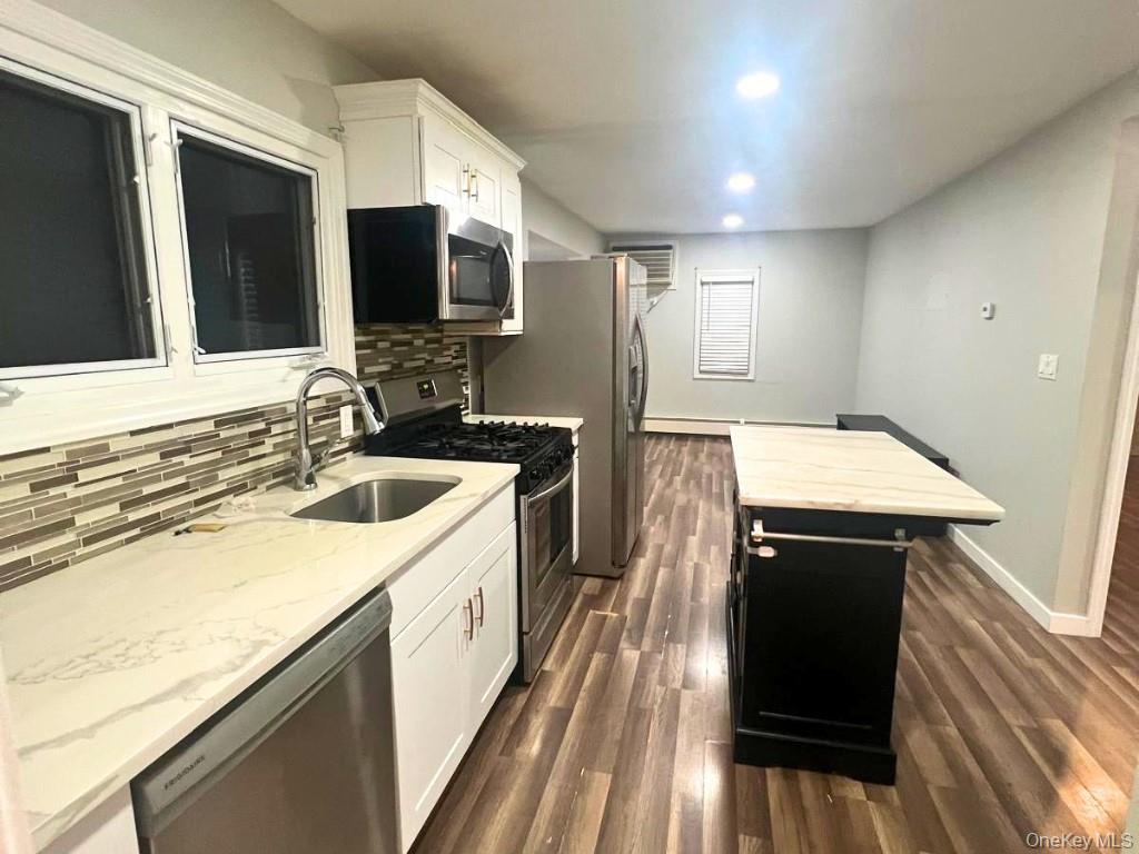 Single Family Strong Suffolk County, NY 11757, MLS-980301-8